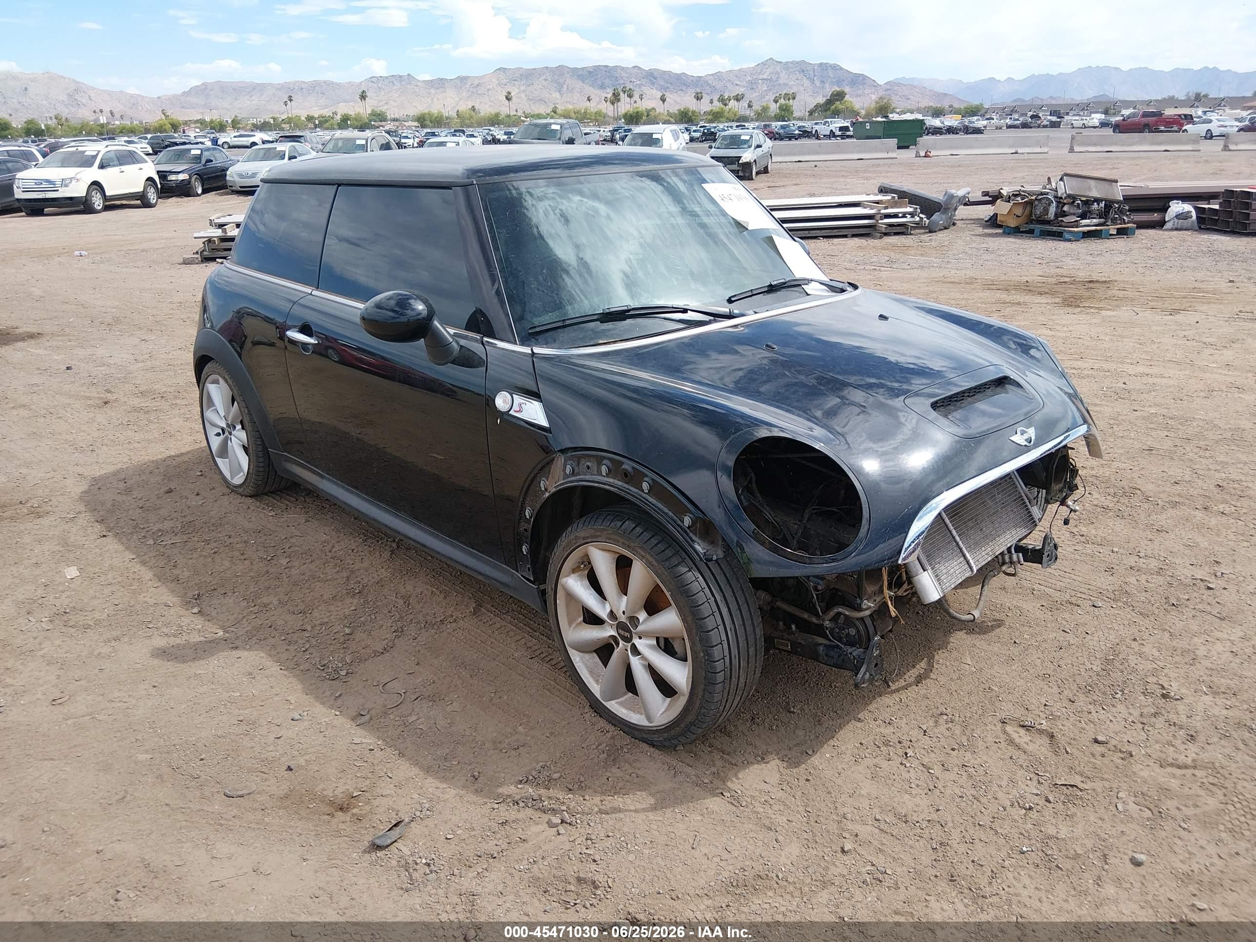 2013 MINI Hardtop S, VIN WMWSV3C53DT389415 — Normal wear