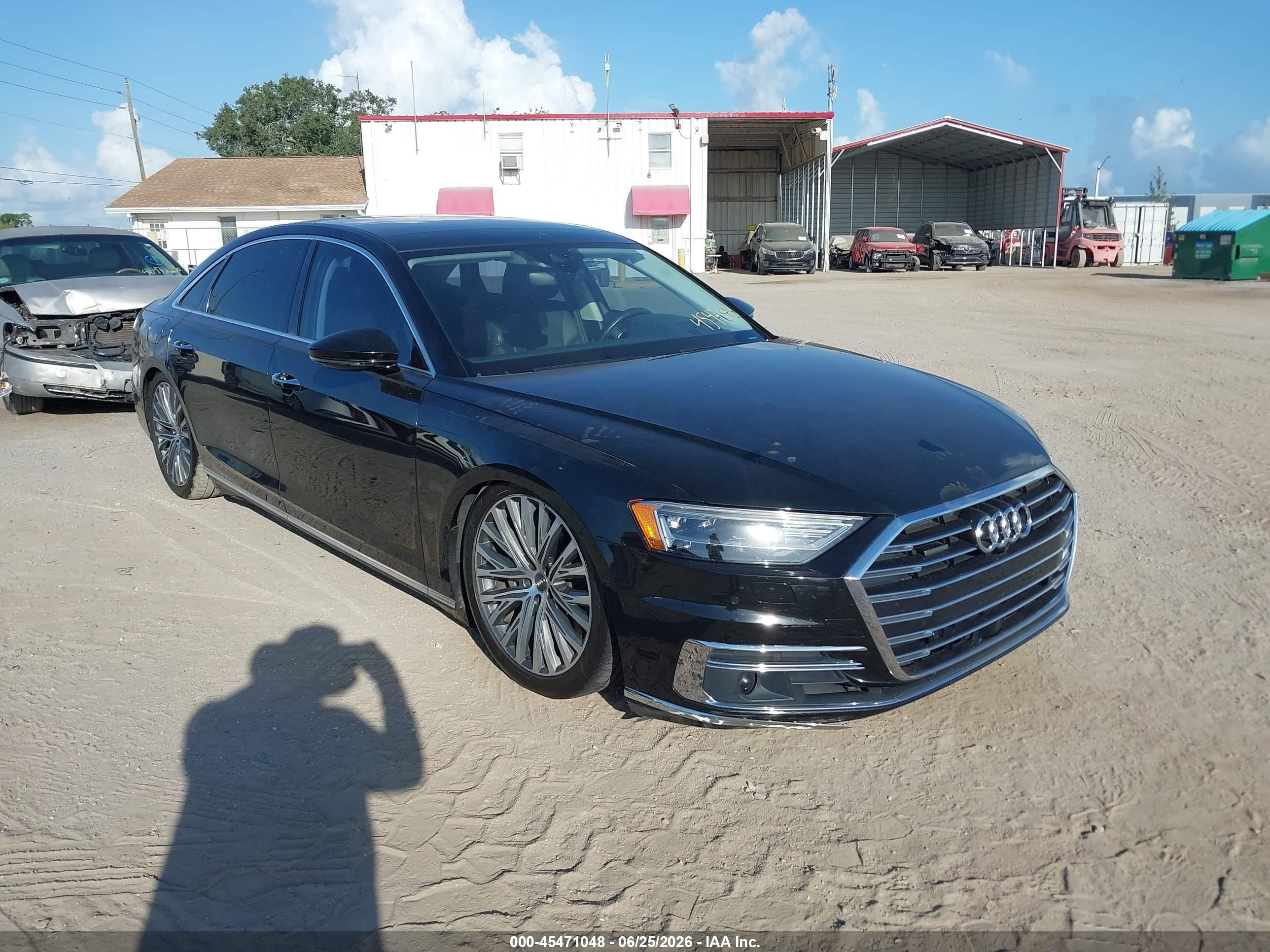 2019 Audi A8, VIN WAU8DAF86KN017141 — Front end