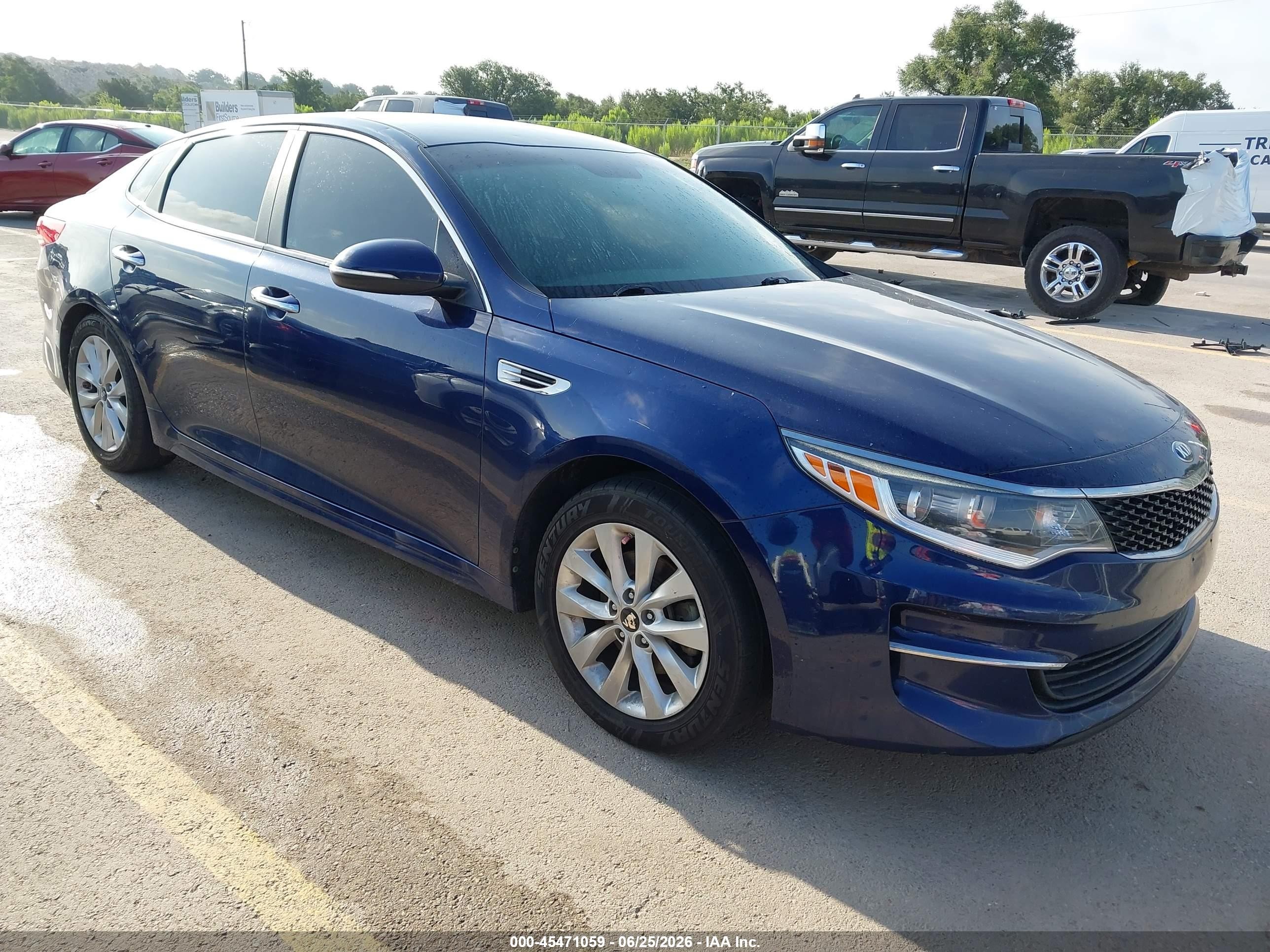 2017 Kia Optima LX, VIN 5XXGT4L36HG162955 — Обычный износ