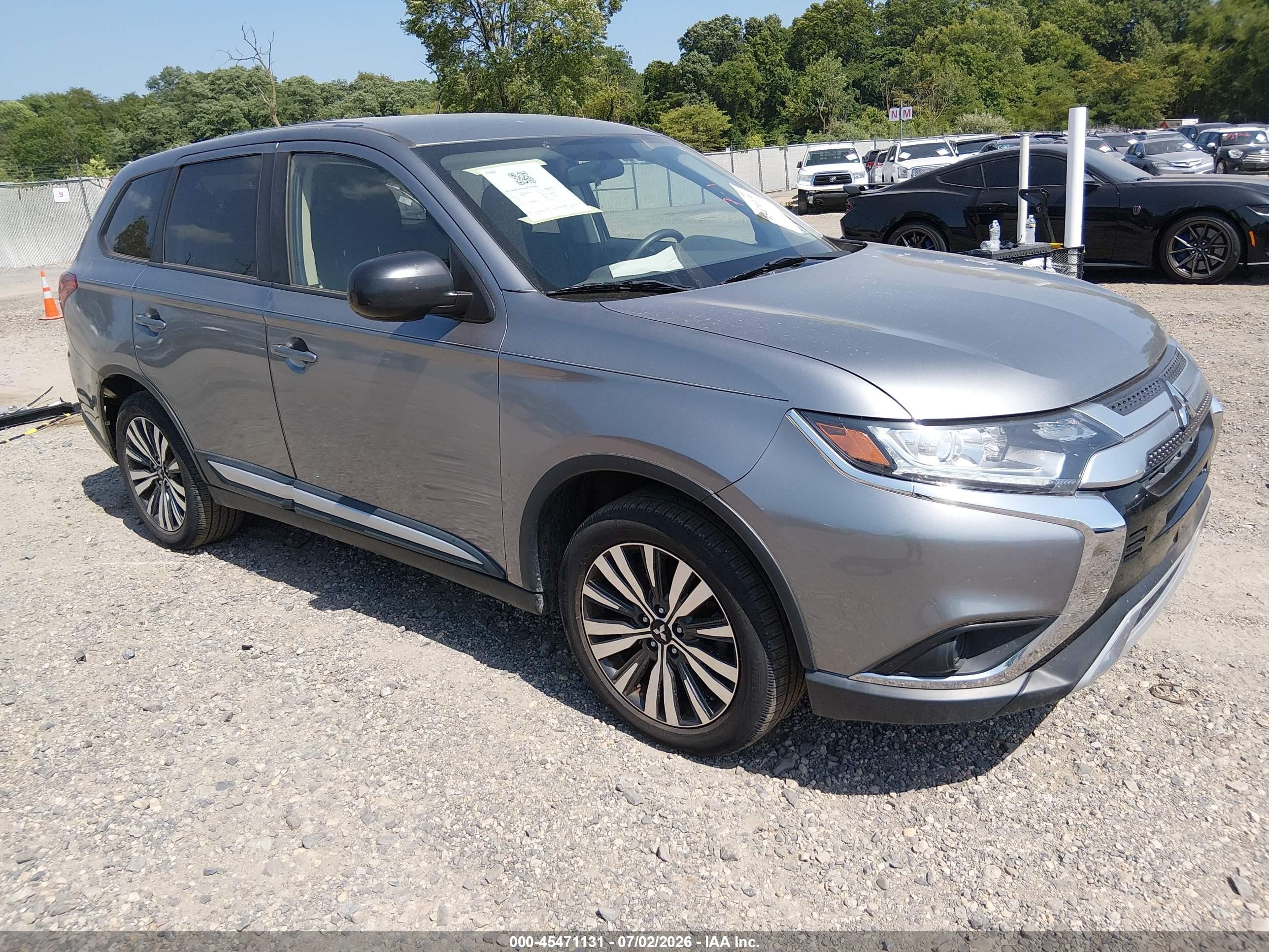 2019 Mitsubishi Outlander ES, VIN JA4AD2A30KZ053769 — Rear end