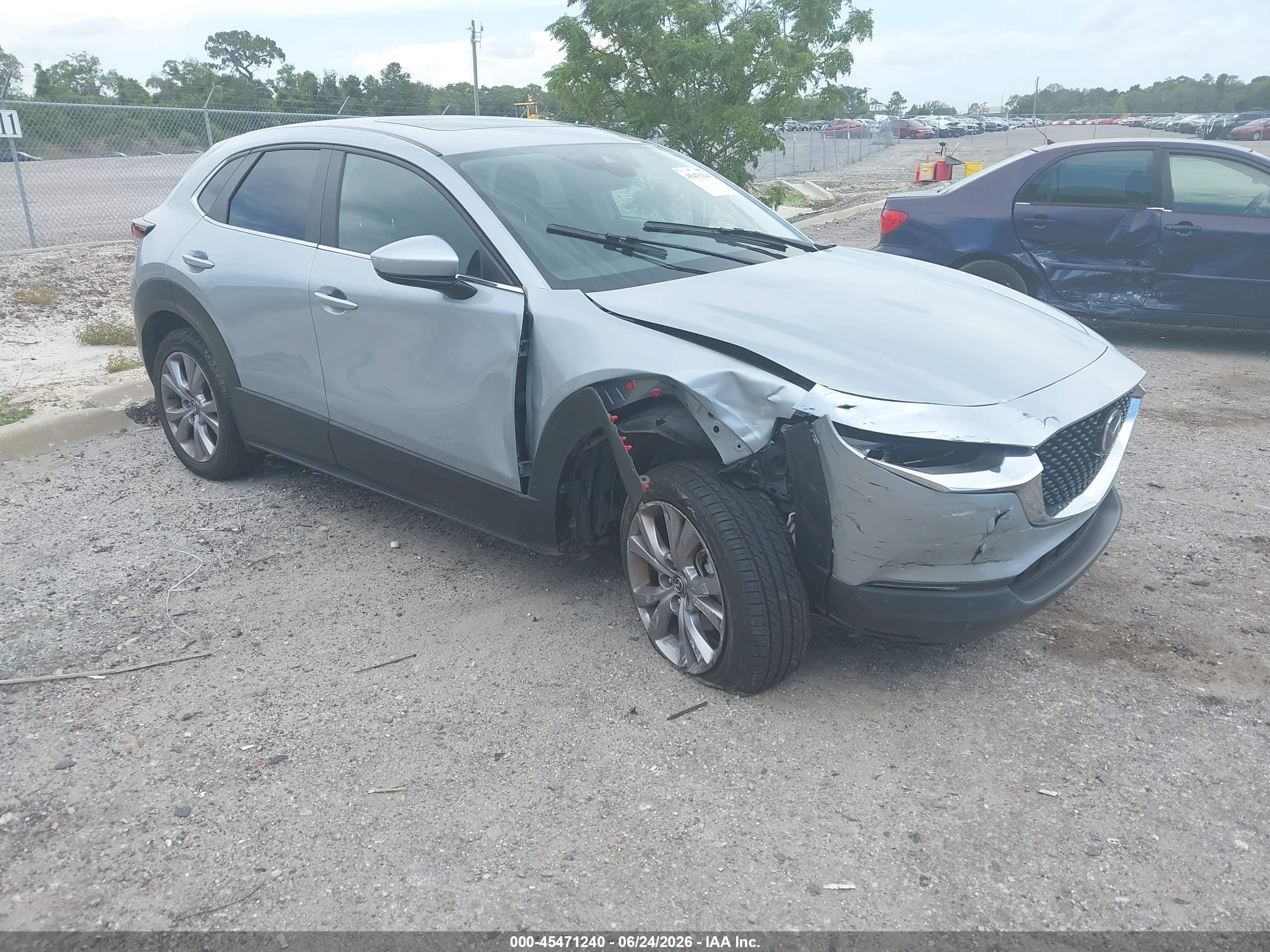 2021 Mazda CX-30 Preferred, VIN 3MVDMACL3MM319041 — Front end
