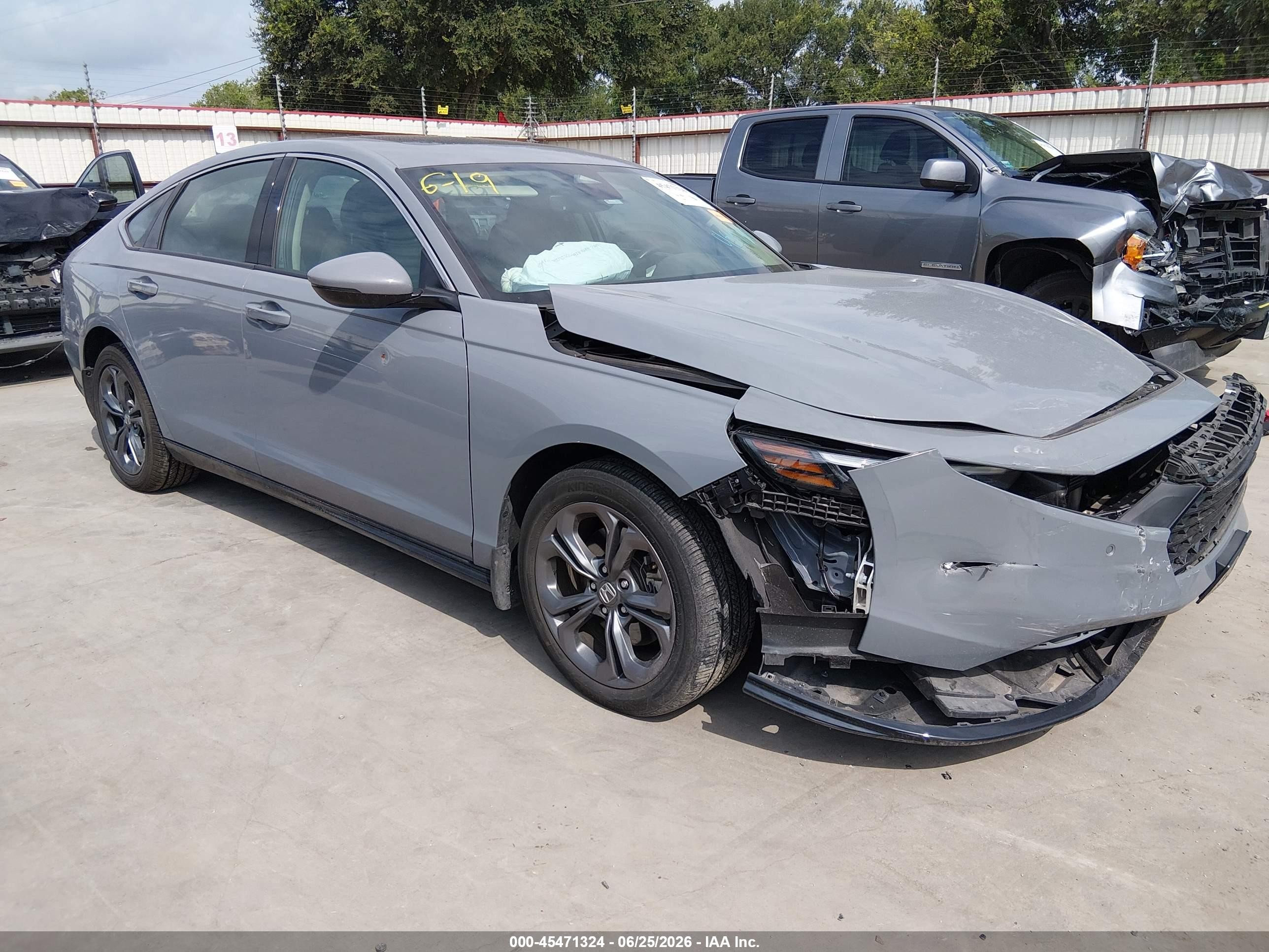 2023 Honda Accord EX-L, VIN 1HGCY2F65PA067535 — Front end