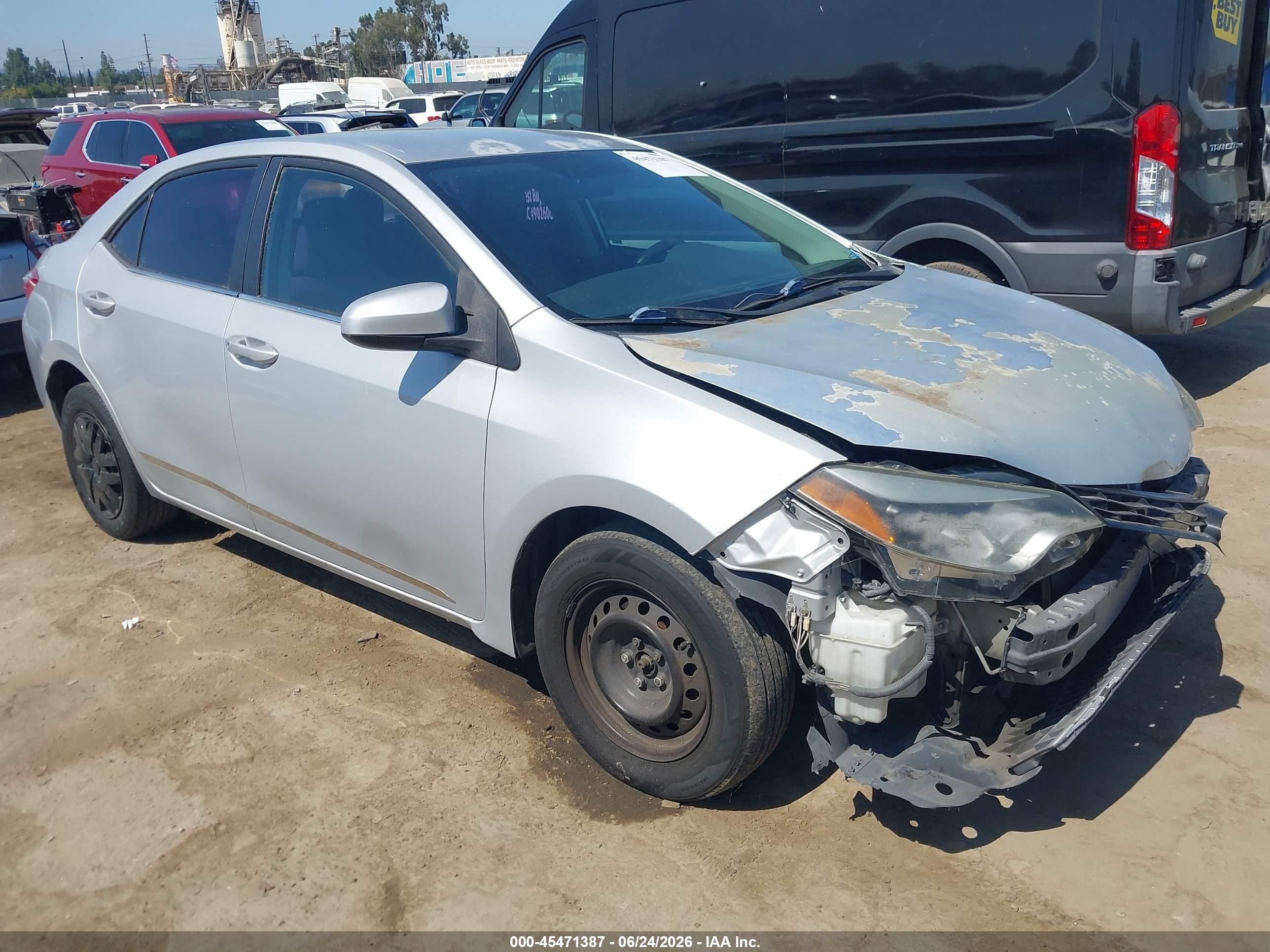 2014 Toyota Corolla S Plus, VIN 5YFBURHE8EP105948 — Front end