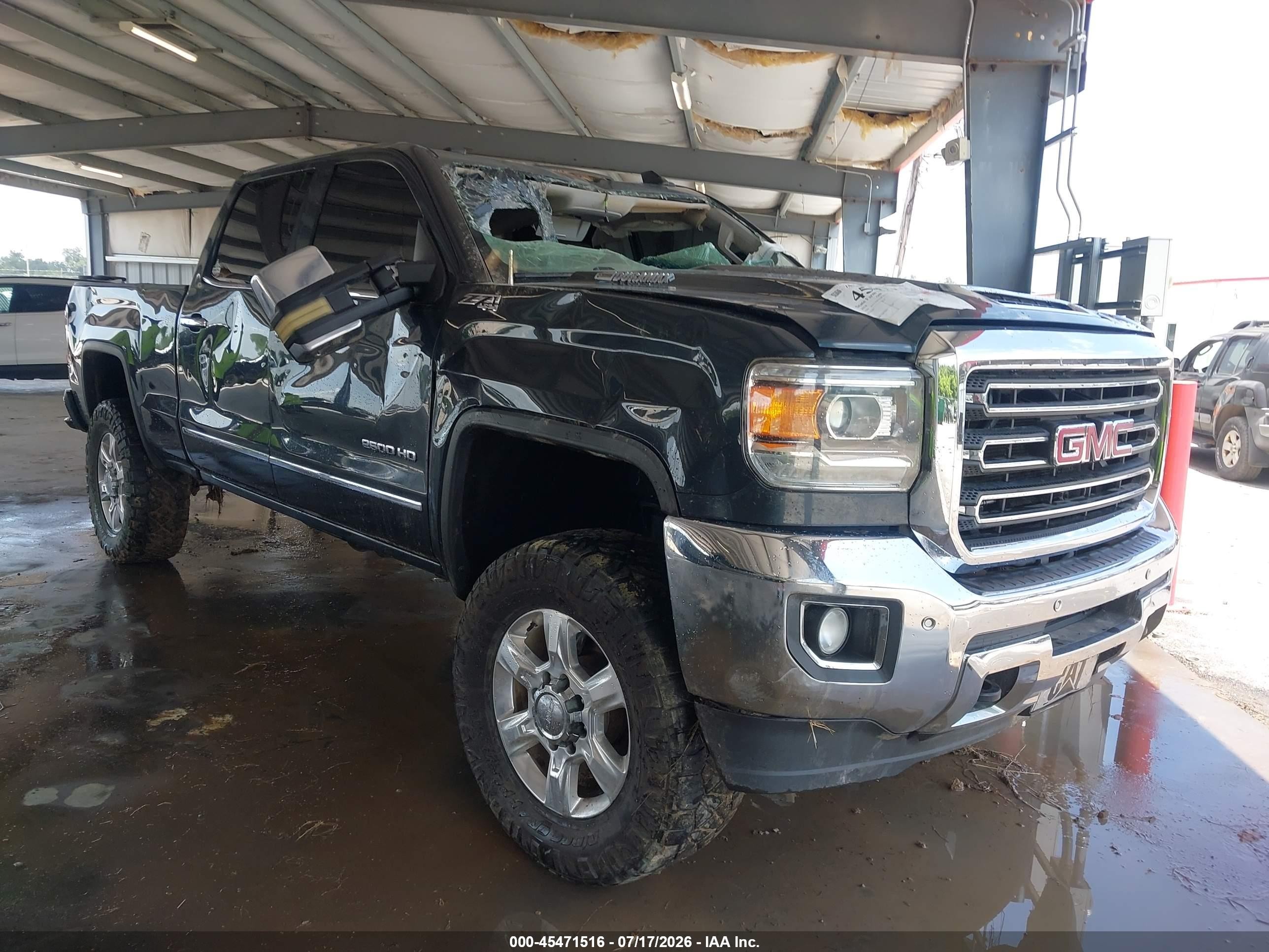 2018 GMC Sierra 2500HD SLT, VIN 1GT12TEY6JF103663 — Rollover