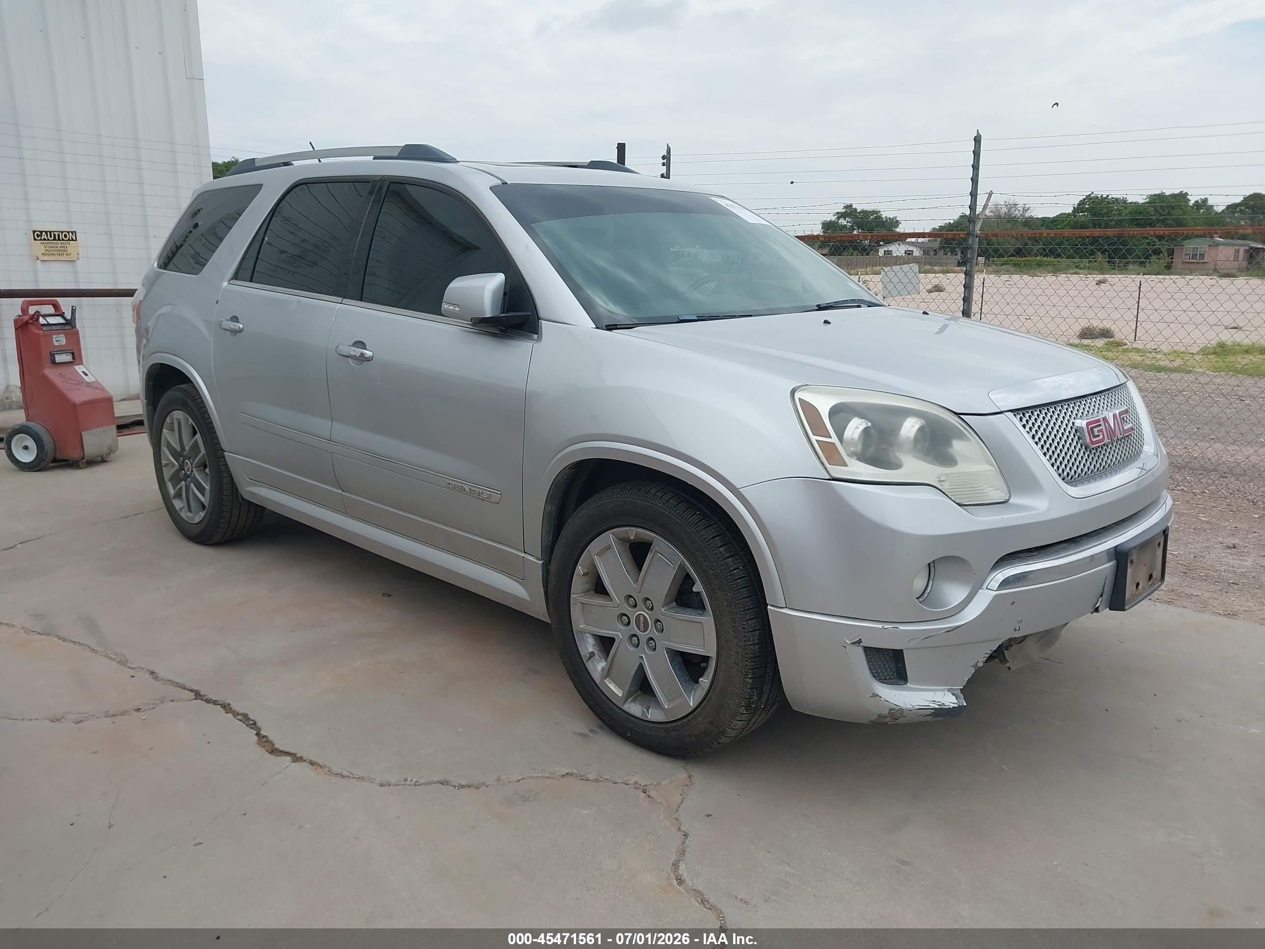 2012 GMC Acadia Denali, VIN 1GKKRTED6CJ388057 — Front end