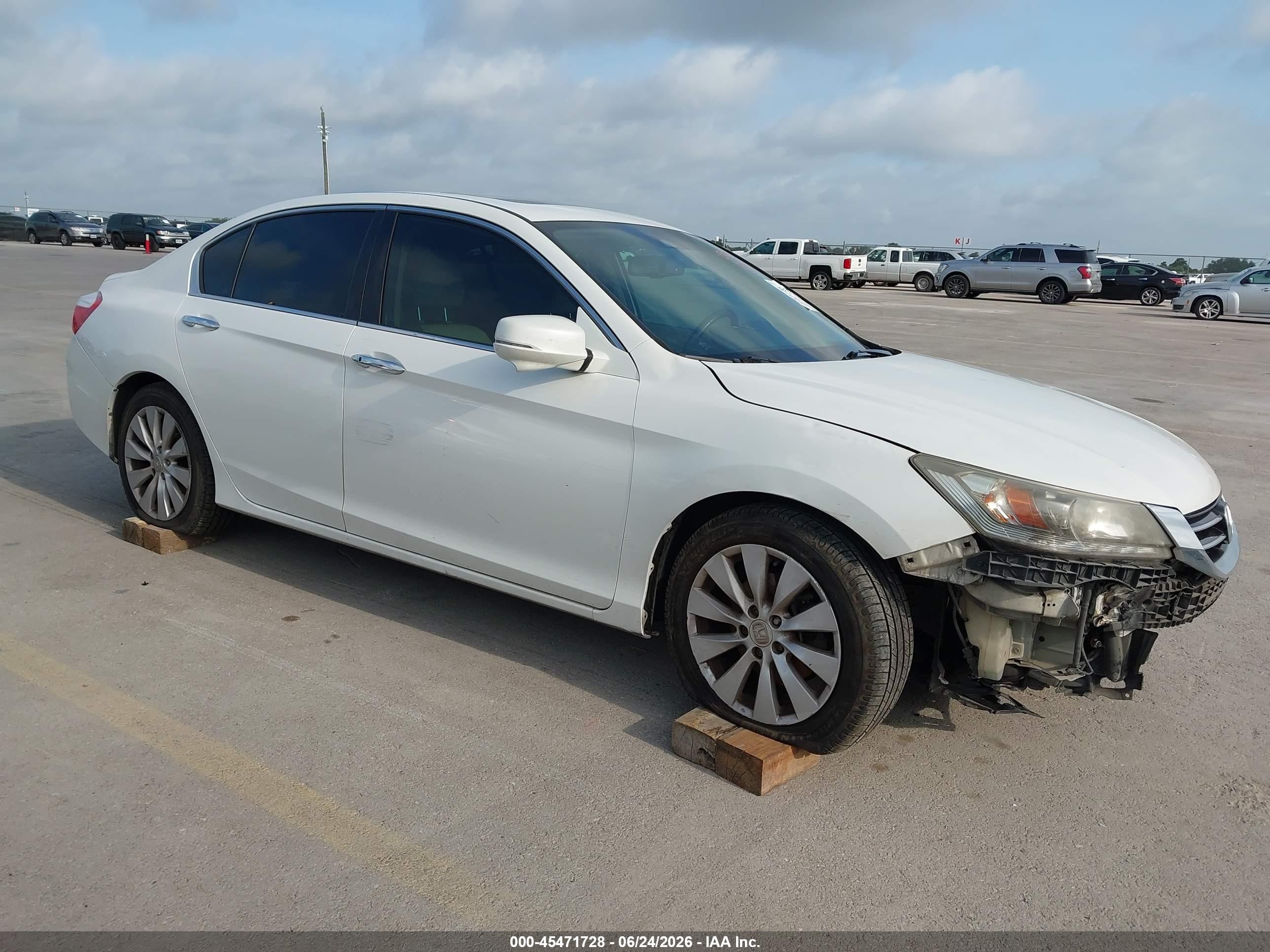 2014 Honda Accord Touring, VIN 1HGCR3F99EA023838 — Front end