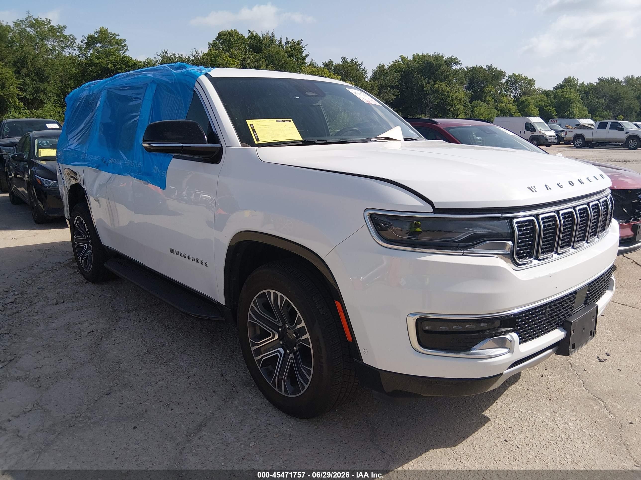 2024 Jeep Wagoneer Series II, VIN 1C4SJUBP5RS177720 — Бок