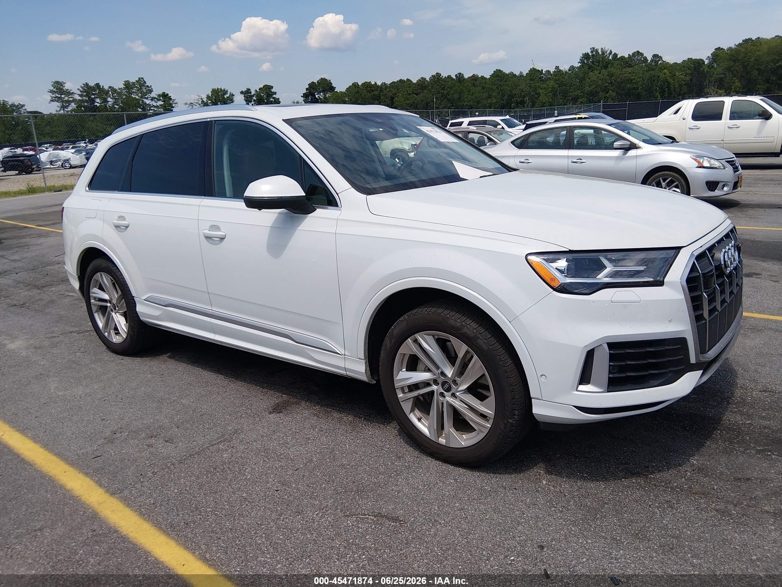 2022 Audi Q7 Premium Plus, VIN WA1LXBF79ND018709 — Side