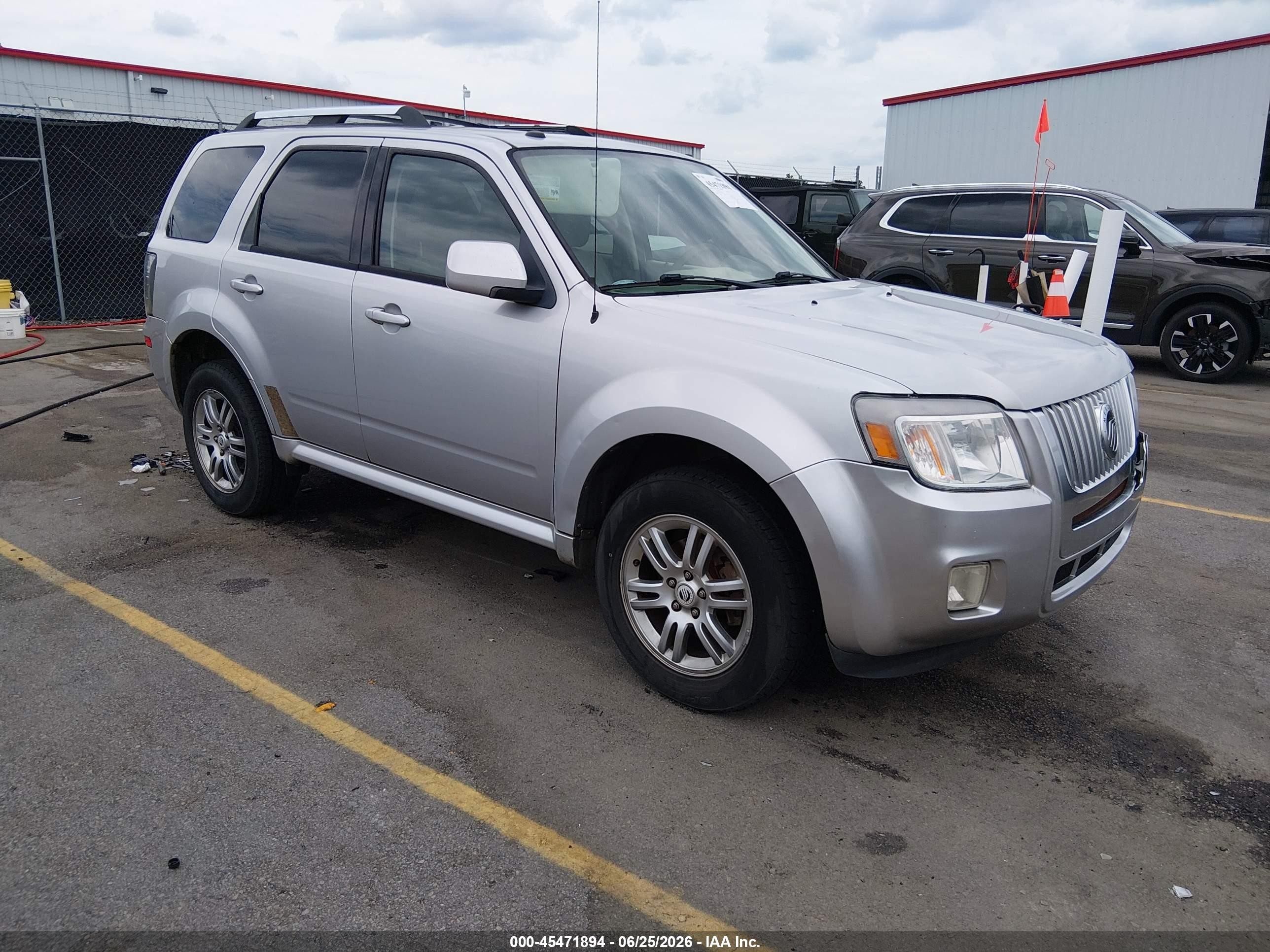 2011 Mercury Mariner Premier, VIN 4M2CN8HG9BKJ01859 — Front end