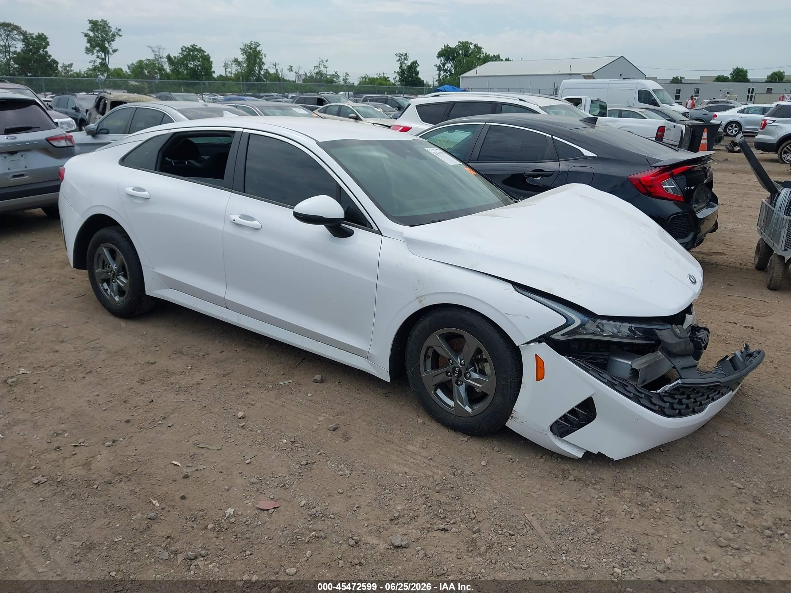2021 Kia K5 LXS, VIN 5XXG14J22MG062300 — Front end