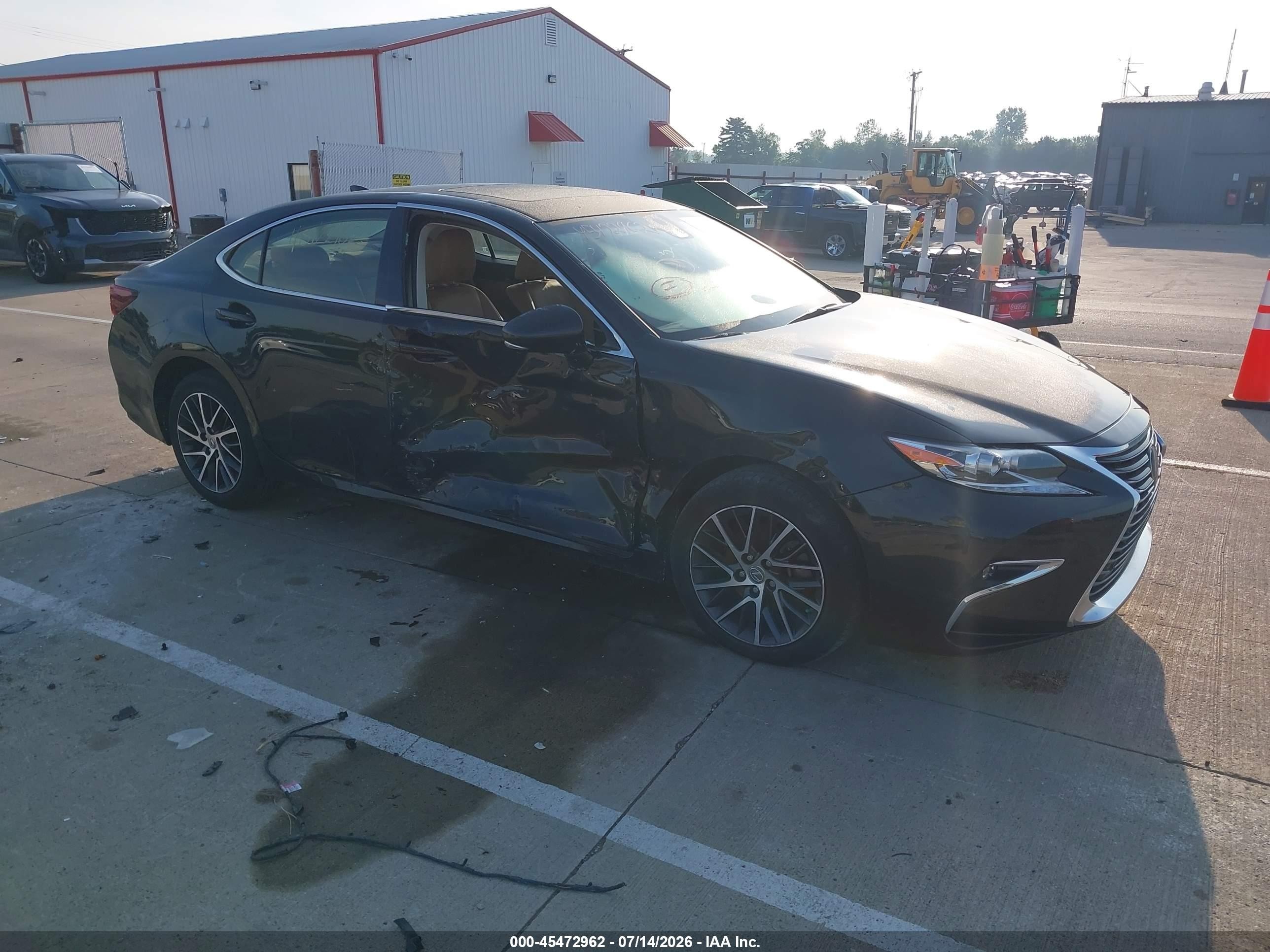 2017 Lexus ES 350, VIN JTHBK1GG1H2252446 — Side