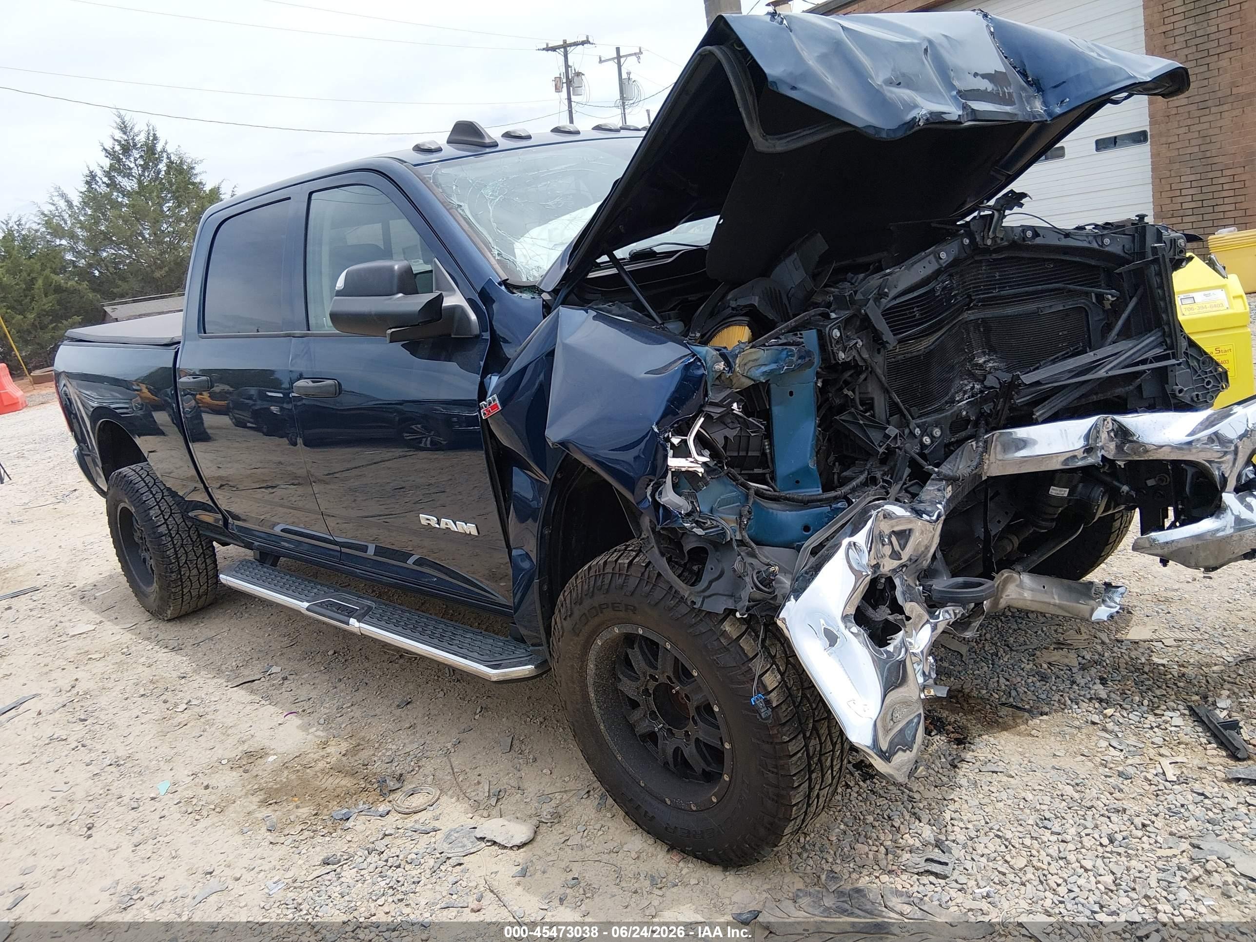 2019 Ram 2500 Tradesman, VIN 3C6UR5CJ1KG650387 — Front end