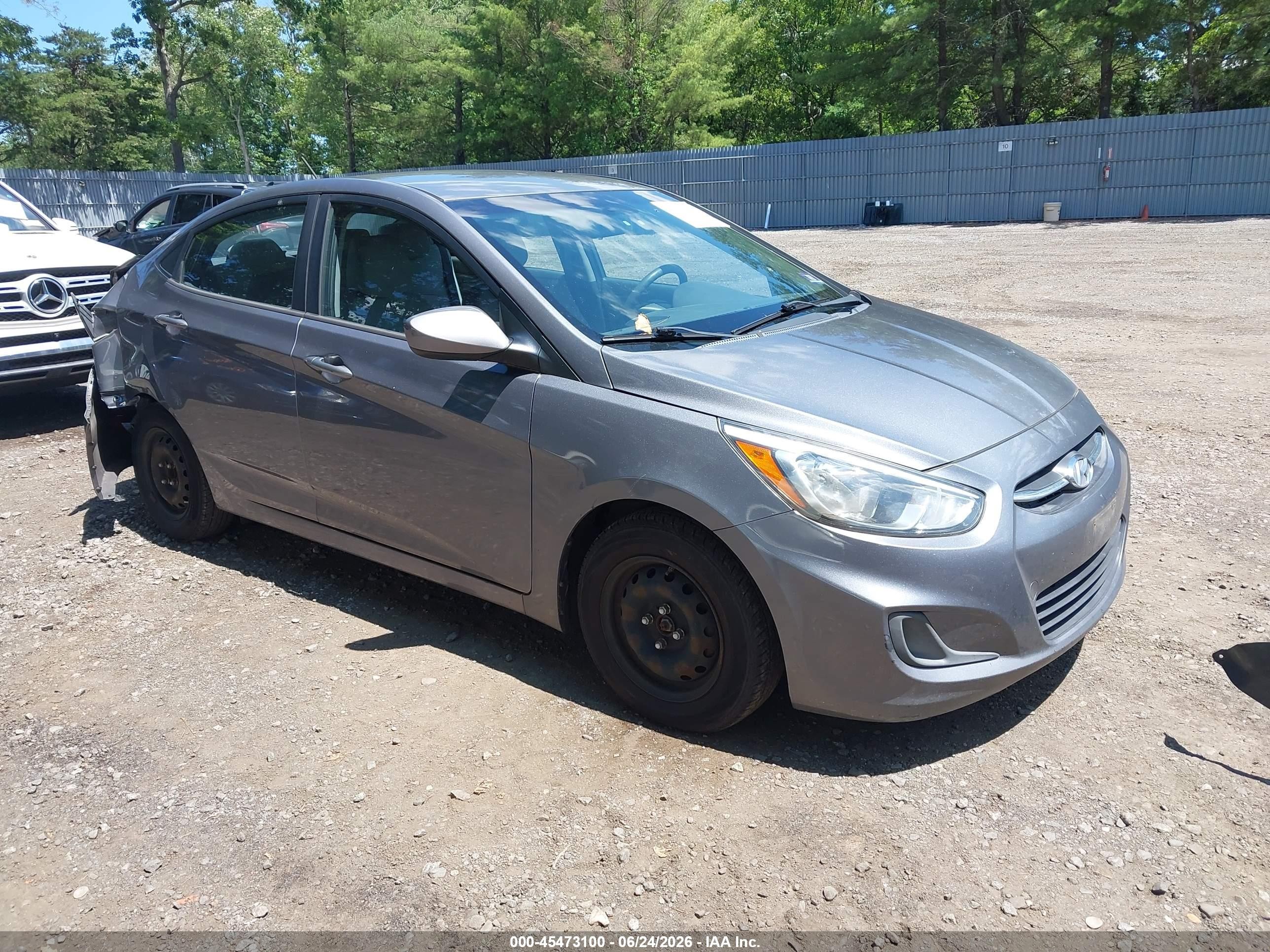 2015 Hyundai Accent GLS, VIN KMHCT4AE7FU876826 — Зад