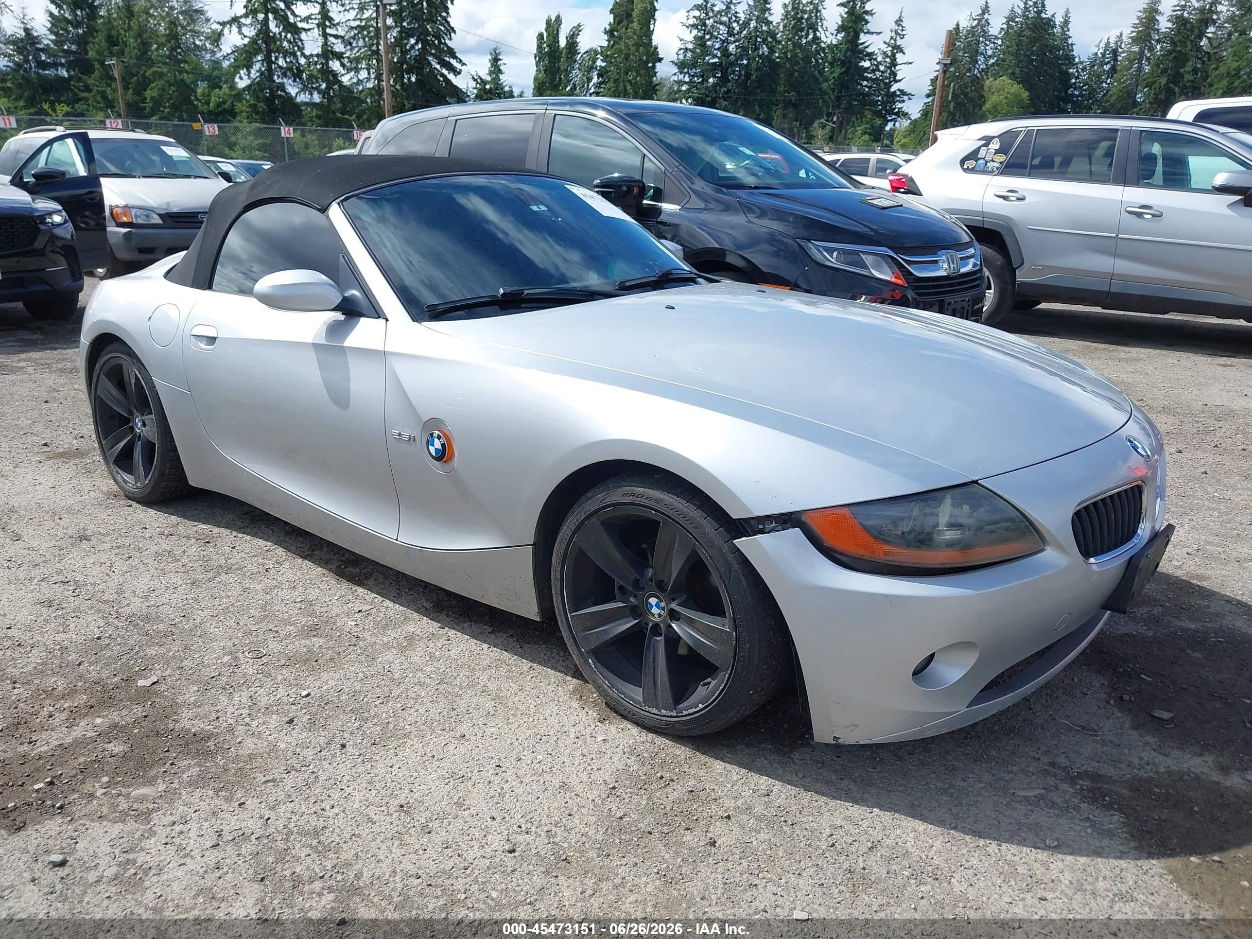 2003 BMW Z4 2.5i, VIN 4USBT33453LS42280 — Перед