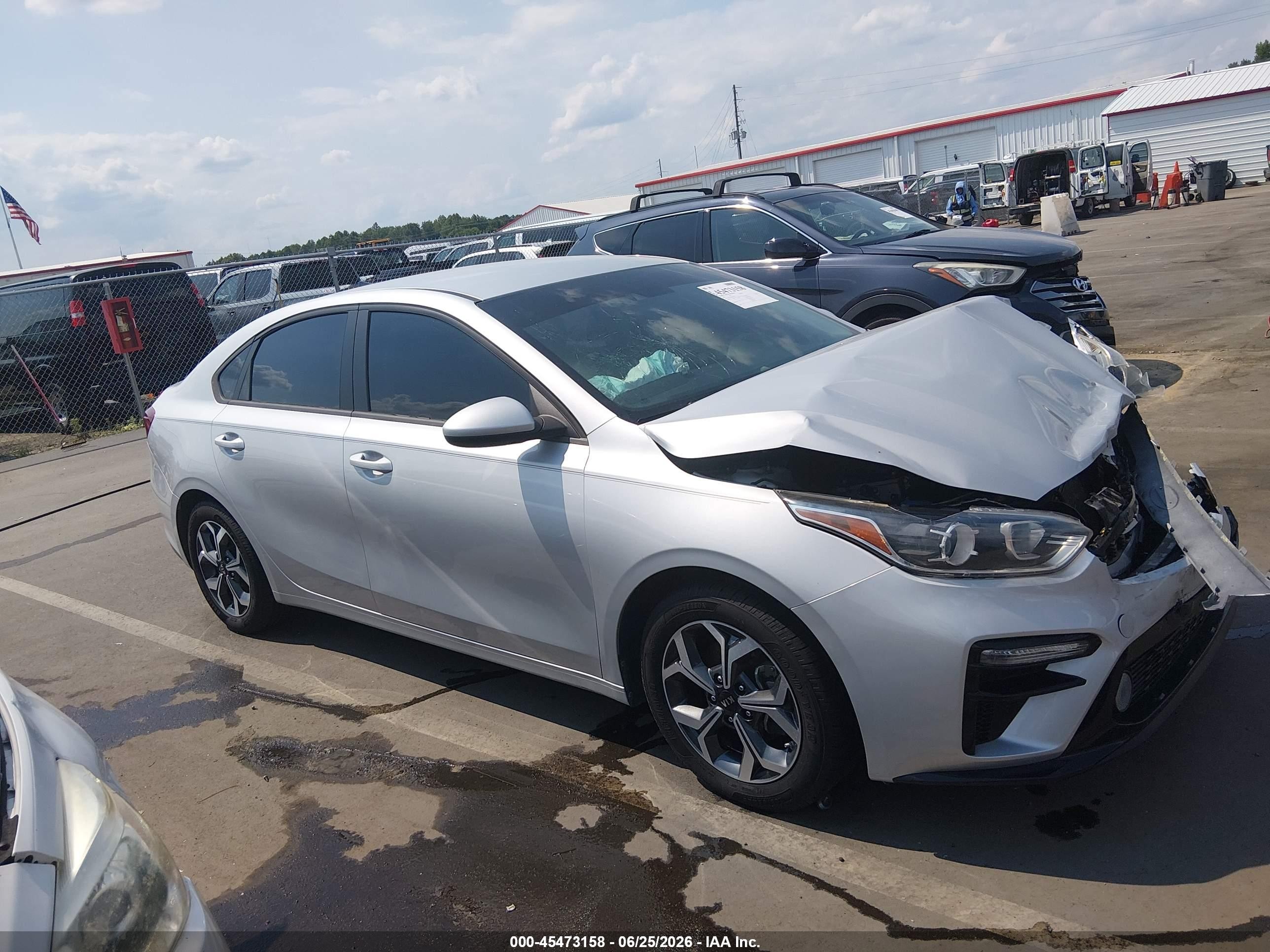2021 Kia Forte LXS, VIN 3KPF24AD6ME265712 — Front end