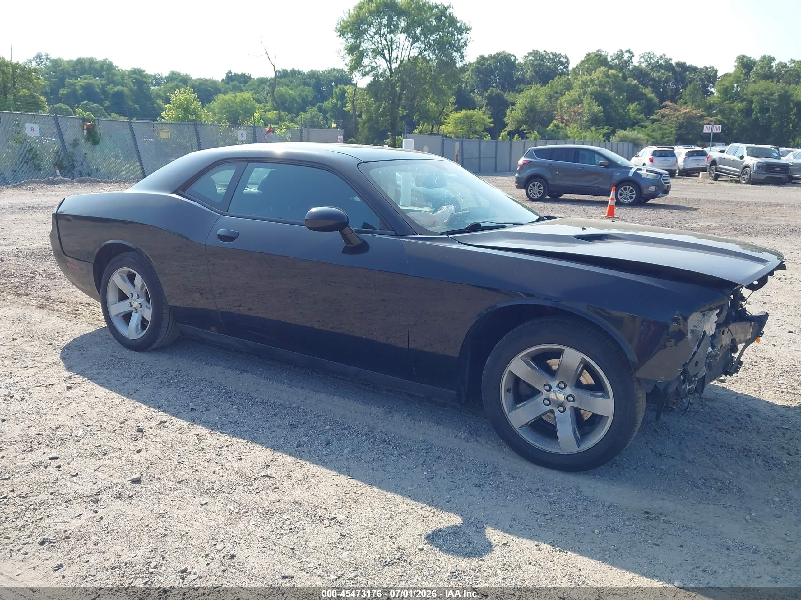 2012 Dodge Challenger SXT Plus, VIN 2C3CDYAG9CH222195 — Front end