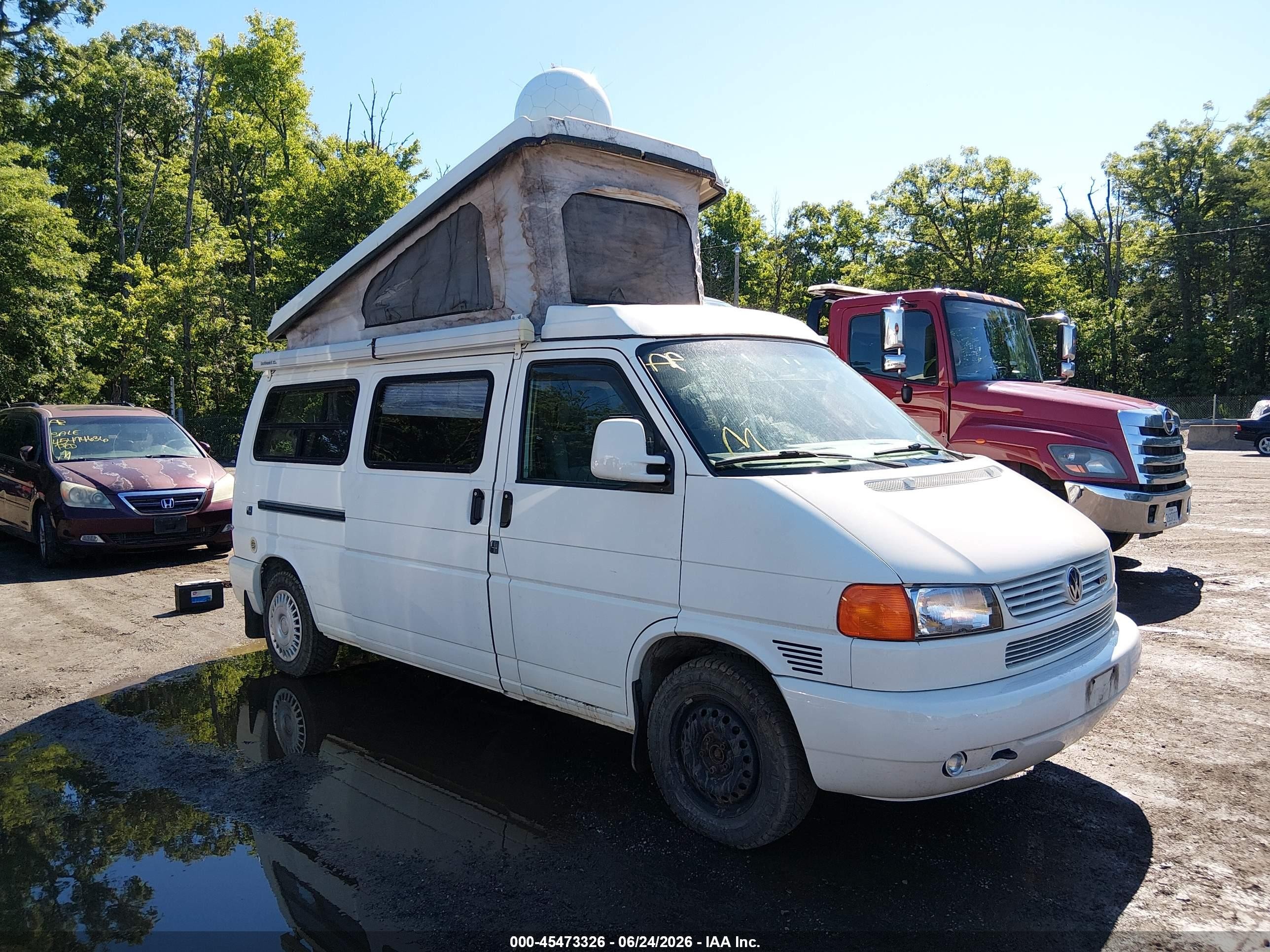 1999 Volkswagen EuroVan, VIN WV2EH2704XH118596 — Normal wear