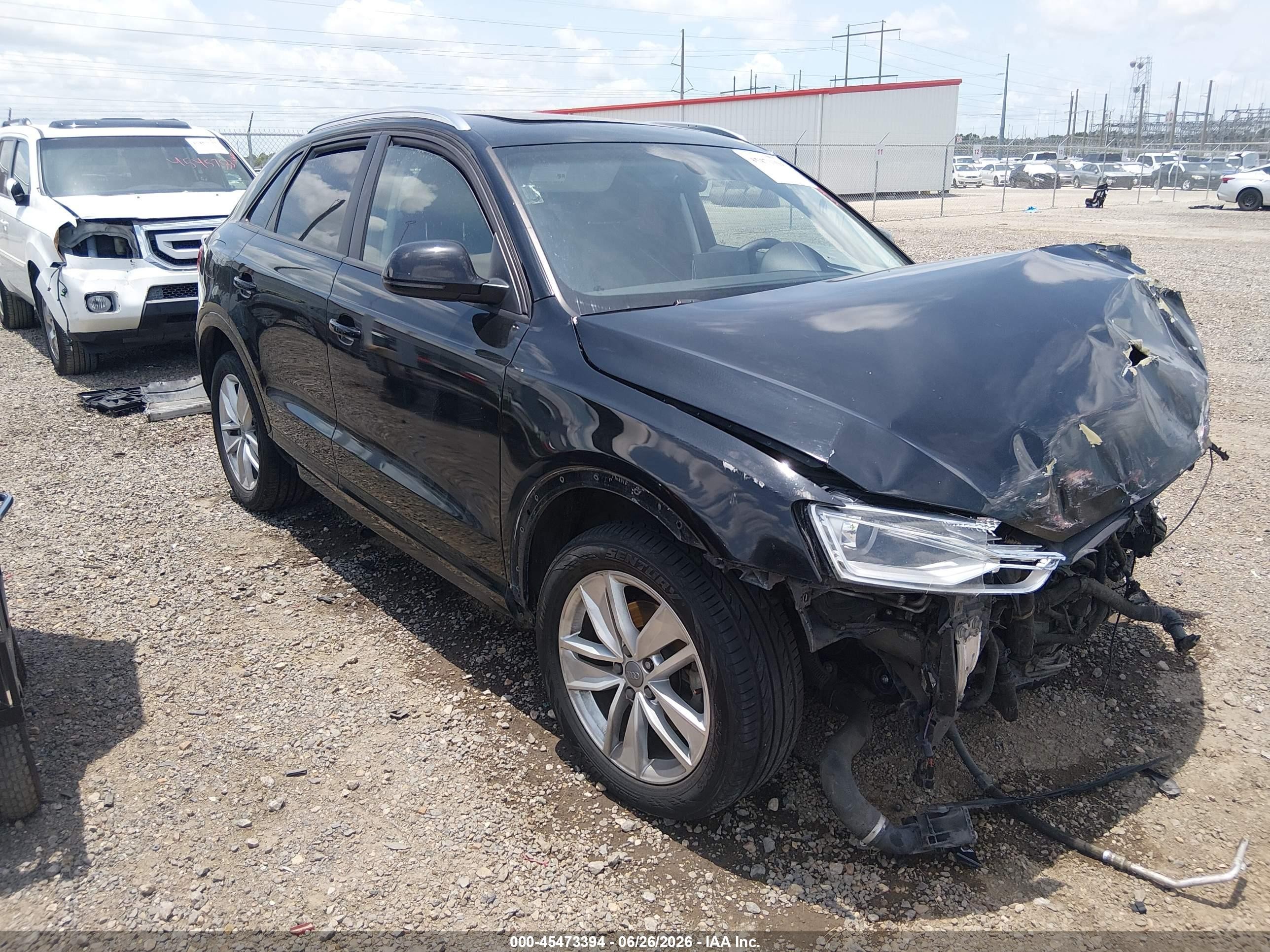 2017 Audi Q3 Premium, VIN WA1BCCFSXHR011695 — Front end