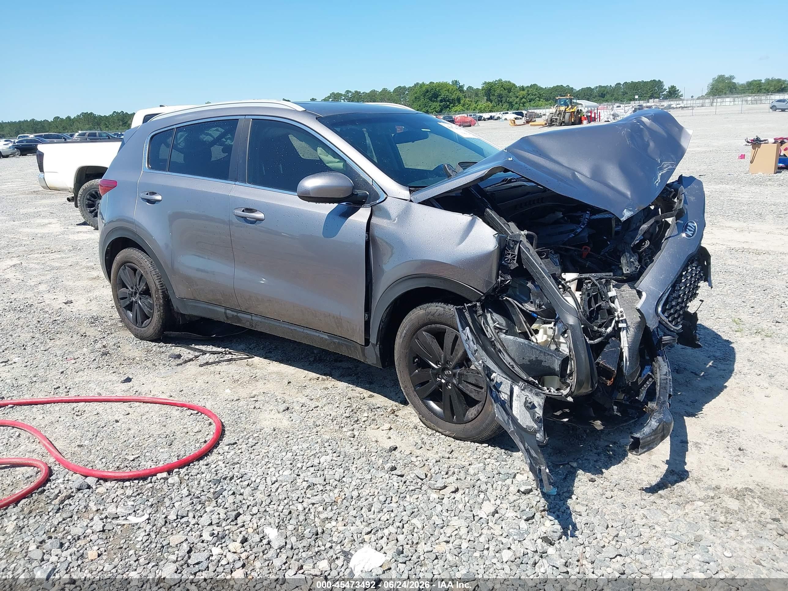 2018 Kia Sportage LX, VIN KNDPM3AC3J7344587 — Front end