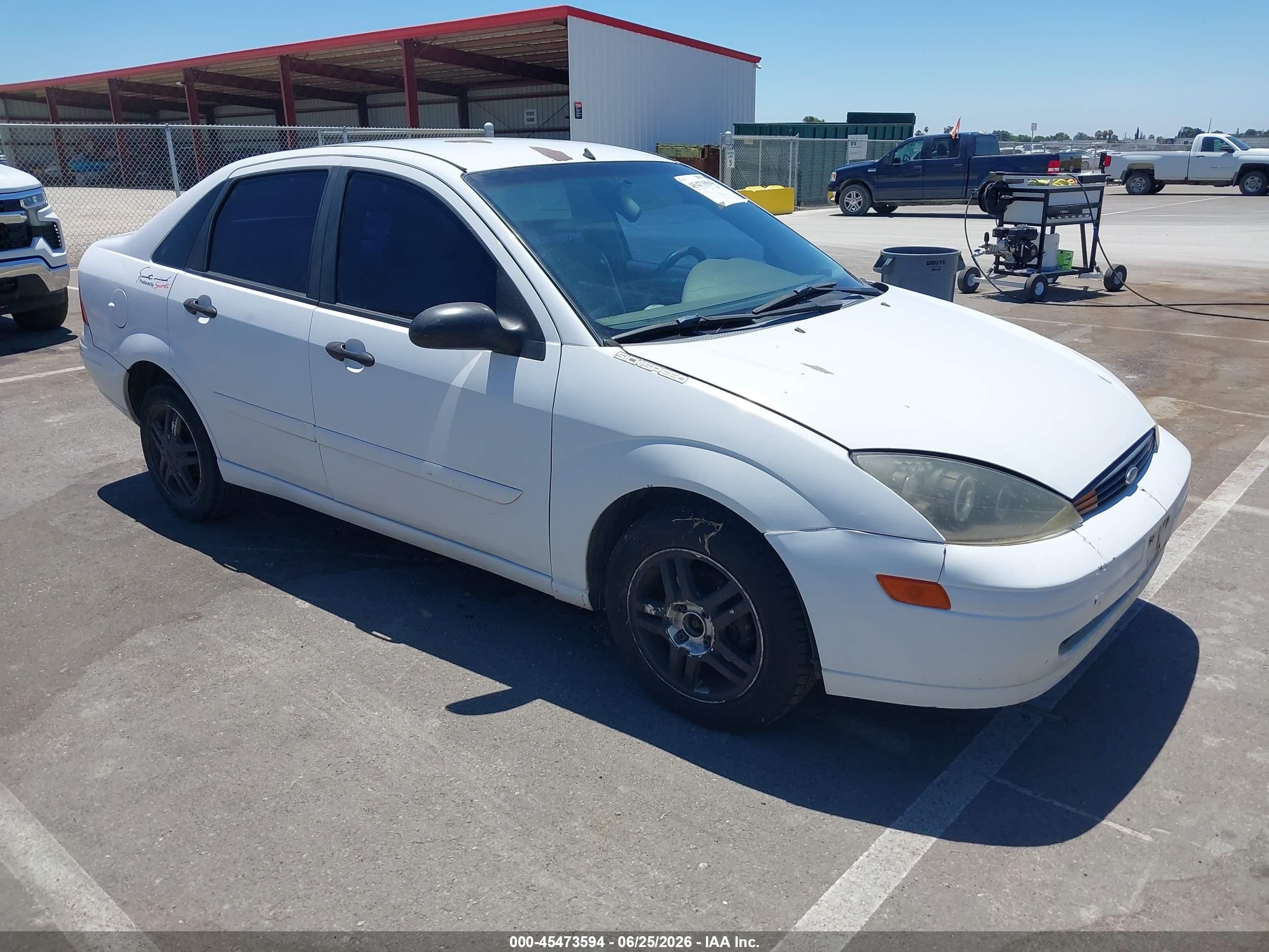 2004 Ford Focus ZTS, VIN 1FAFP38Z04W181832 — Перед
