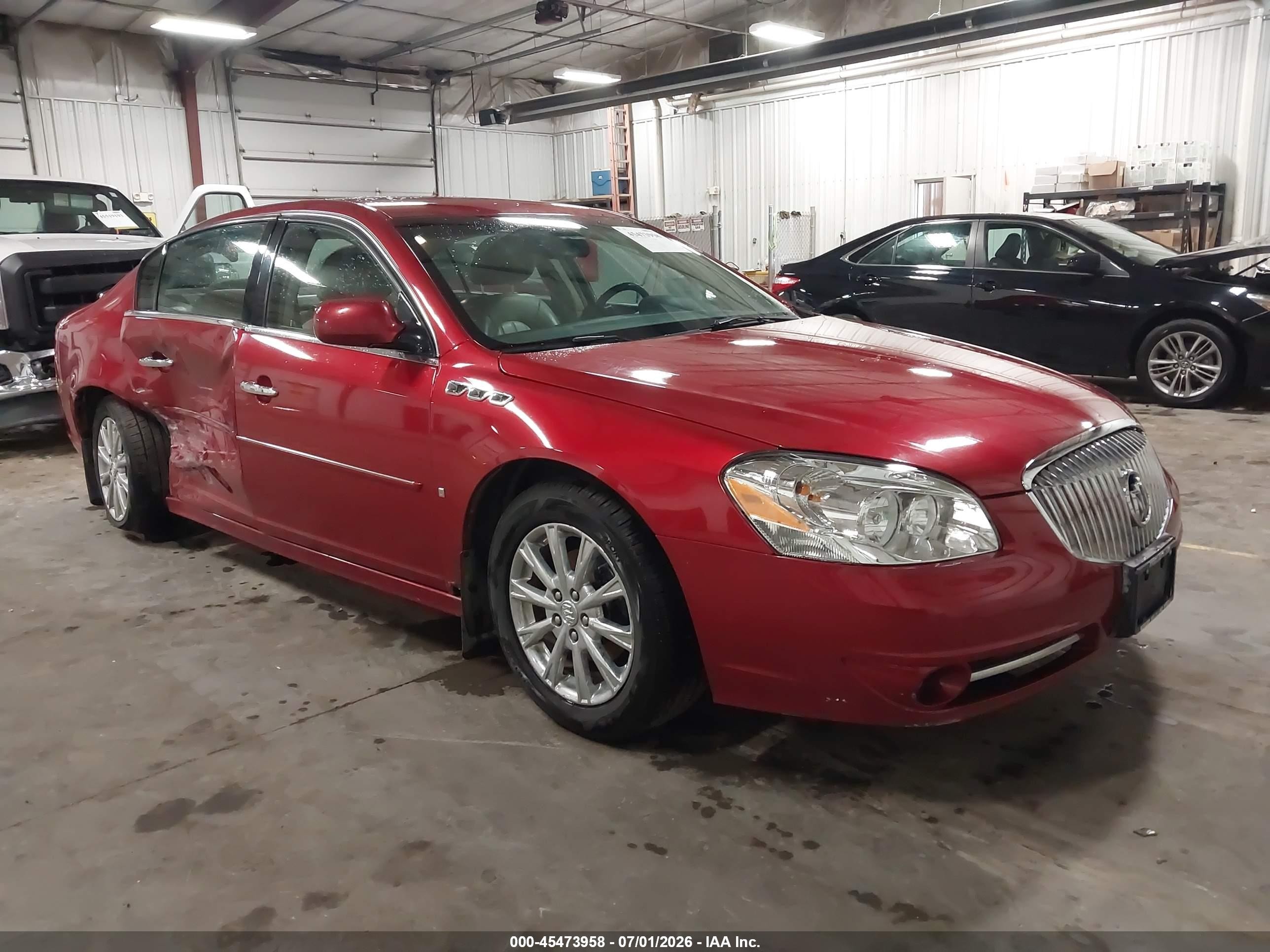 2010 Buick Lucerne CXL, VIN 1G4HC5EMXAU106352 — Side