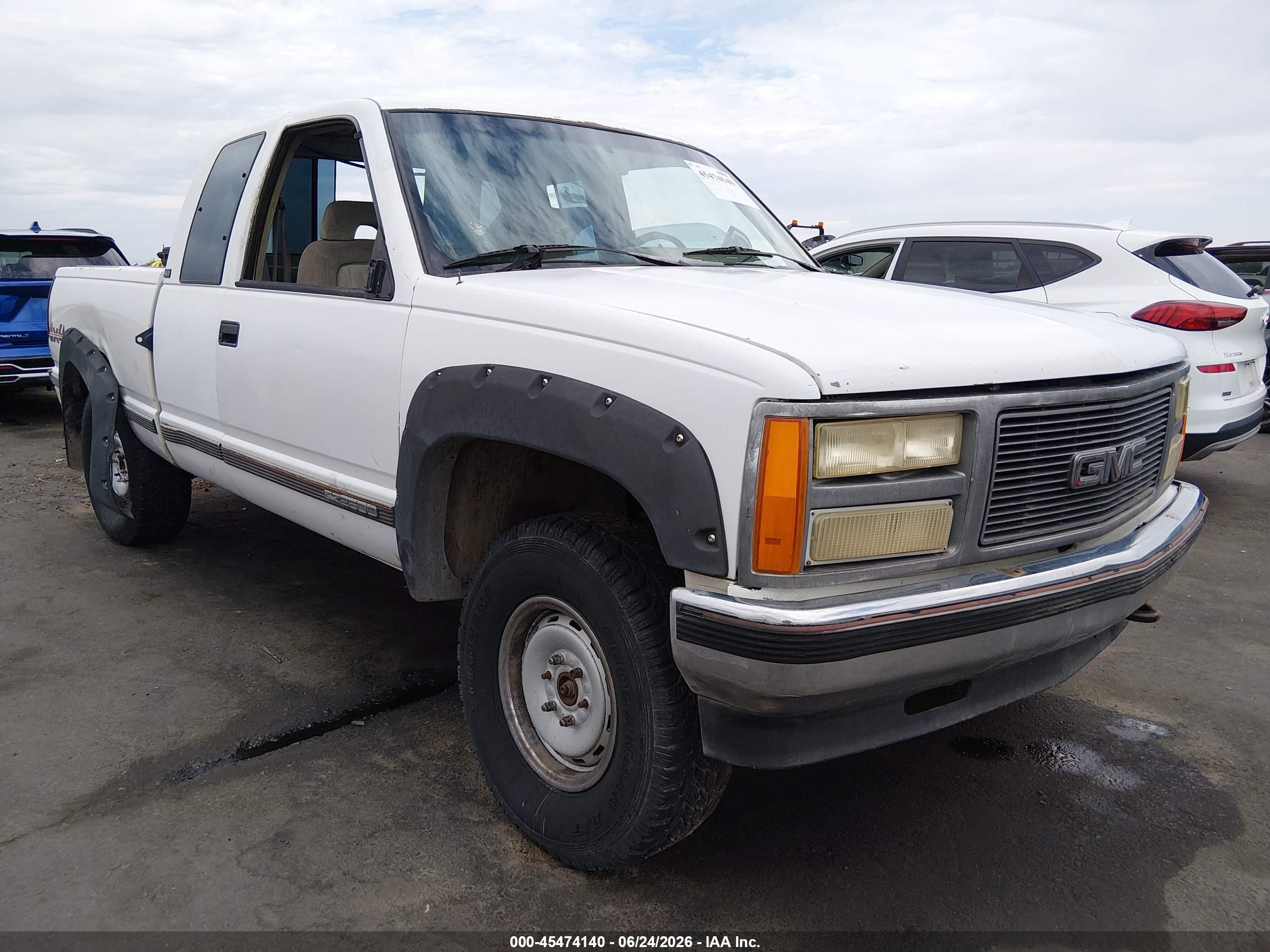 1992 GMC Sierra 2500, VIN 2GTFK29K3N1540569 — Rear end