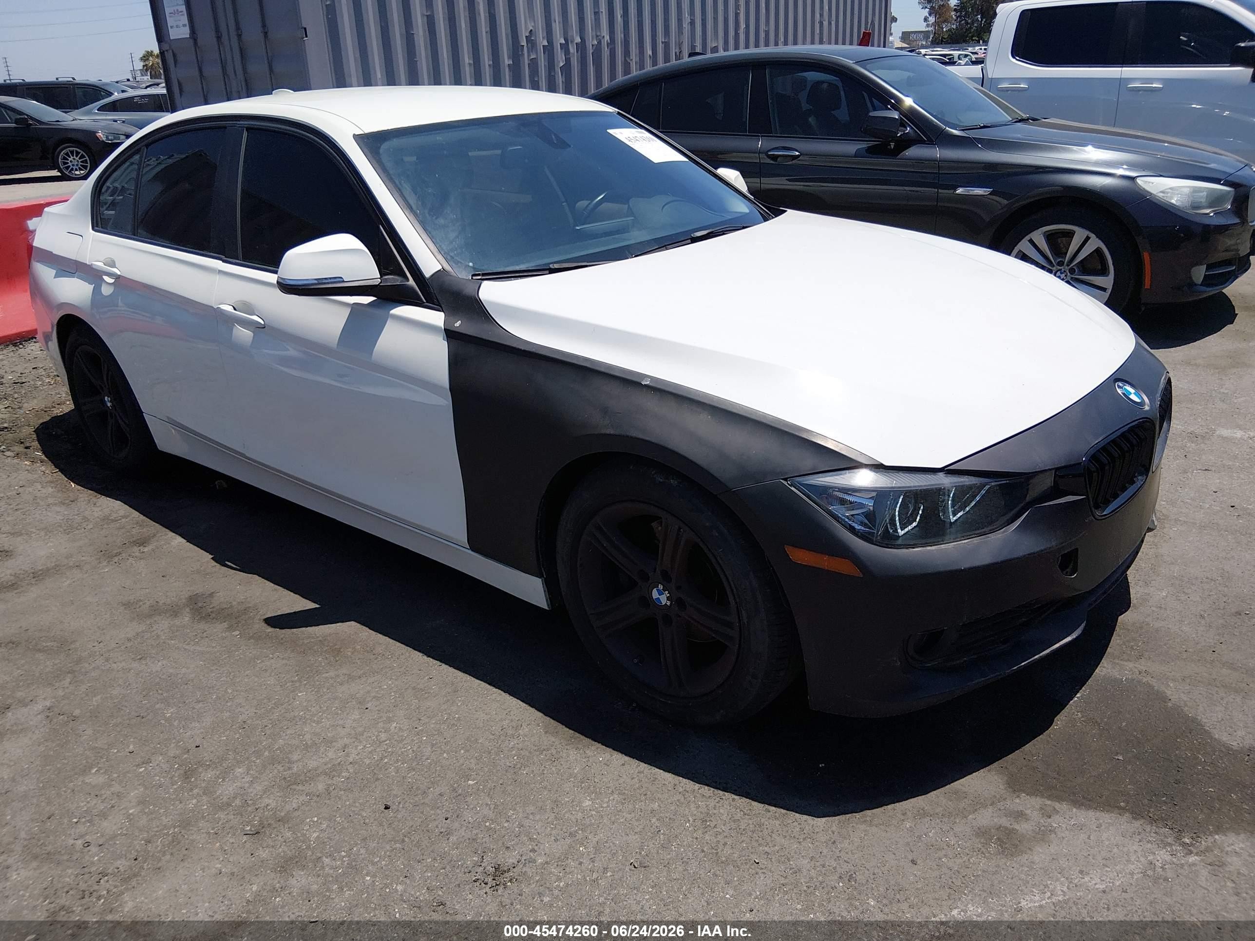 2013 BMW 3 Series 328i, VIN WBA3A5C53DF351922 — Normal wear