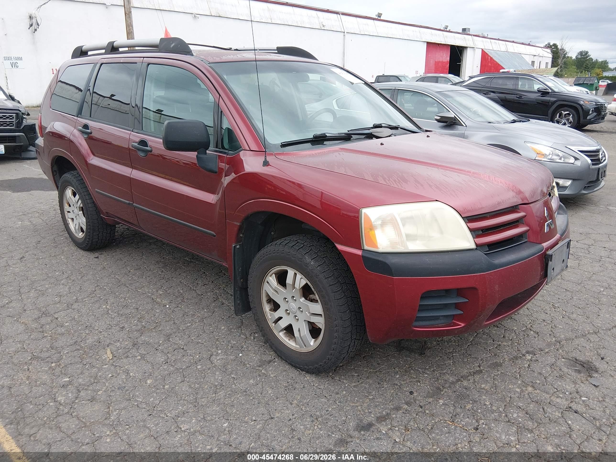 2005 Mitsubishi Endeavor LS, VIN 4A4MN21S45E063345 — Front end