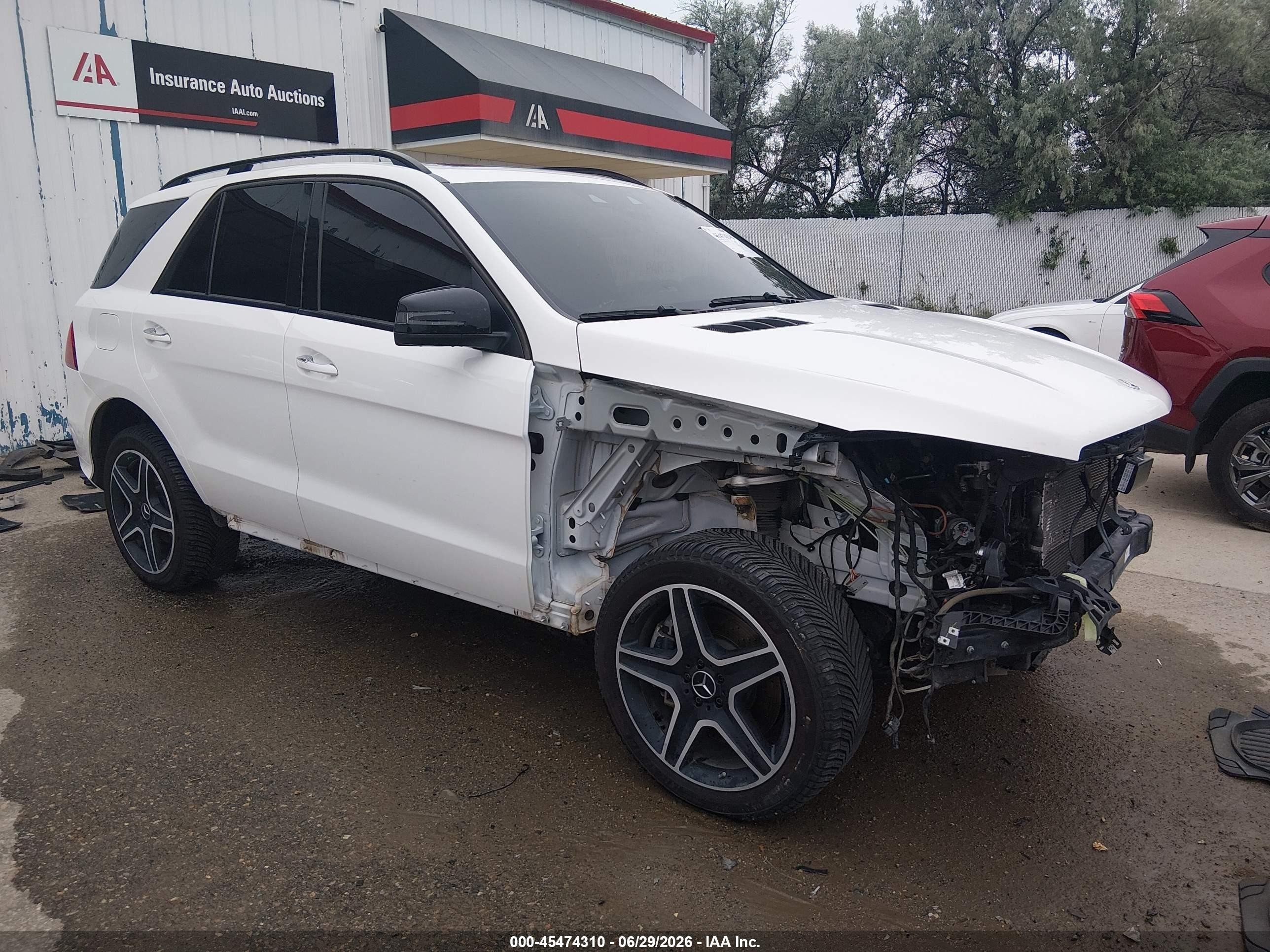 2018 Mercedes-Benz GLE 43 AMG, VIN 4JGDA6EB3JB143912 — Front end