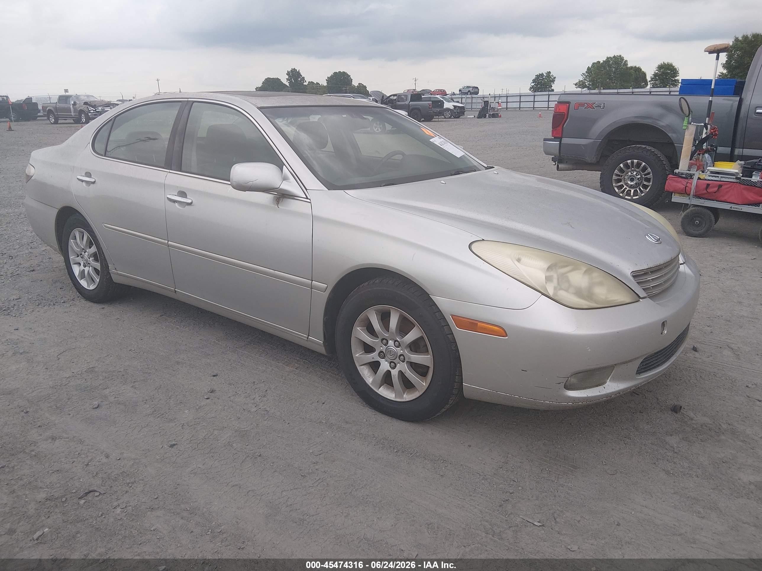 2002 Lexus ES 300, VIN JTHBF30G020044300 — Normal wear