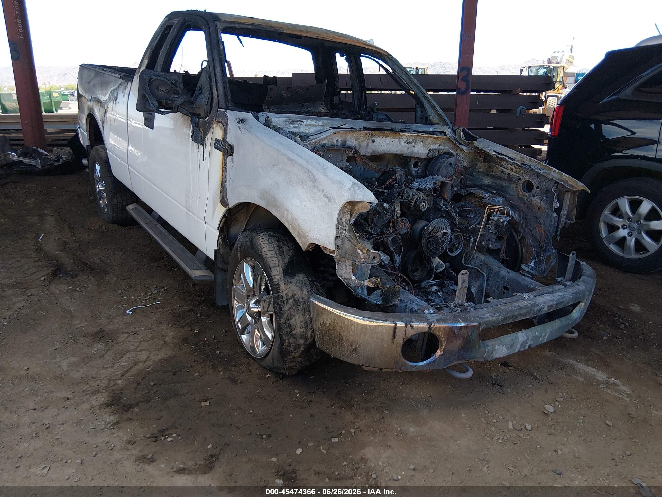 2008 Ford F-150 XL, VIN 1FTRF14W48KD24207 — Пожар