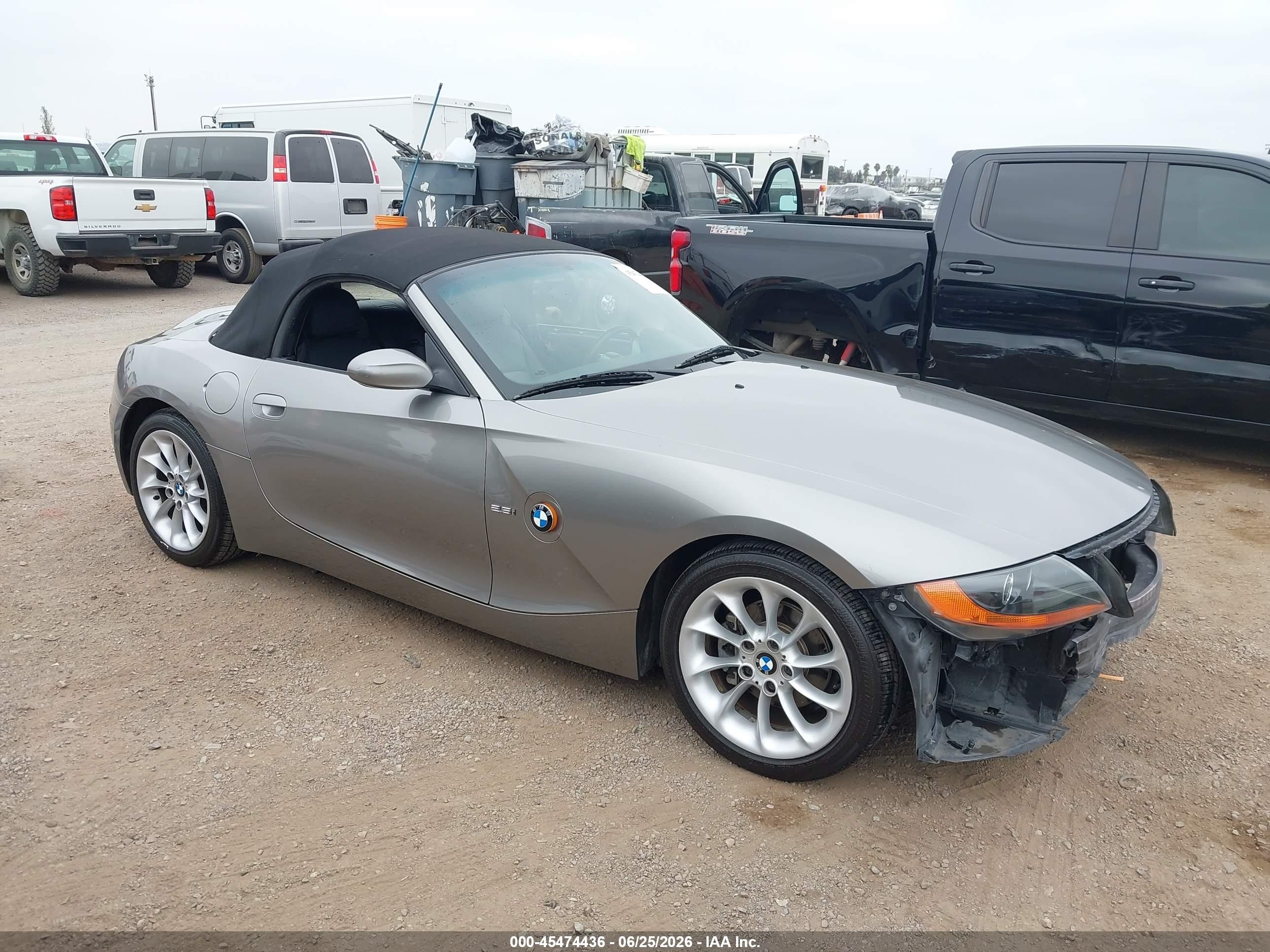 2003 BMW Z4 2.5i, VIN 4USBT33413LR61963 — Перед