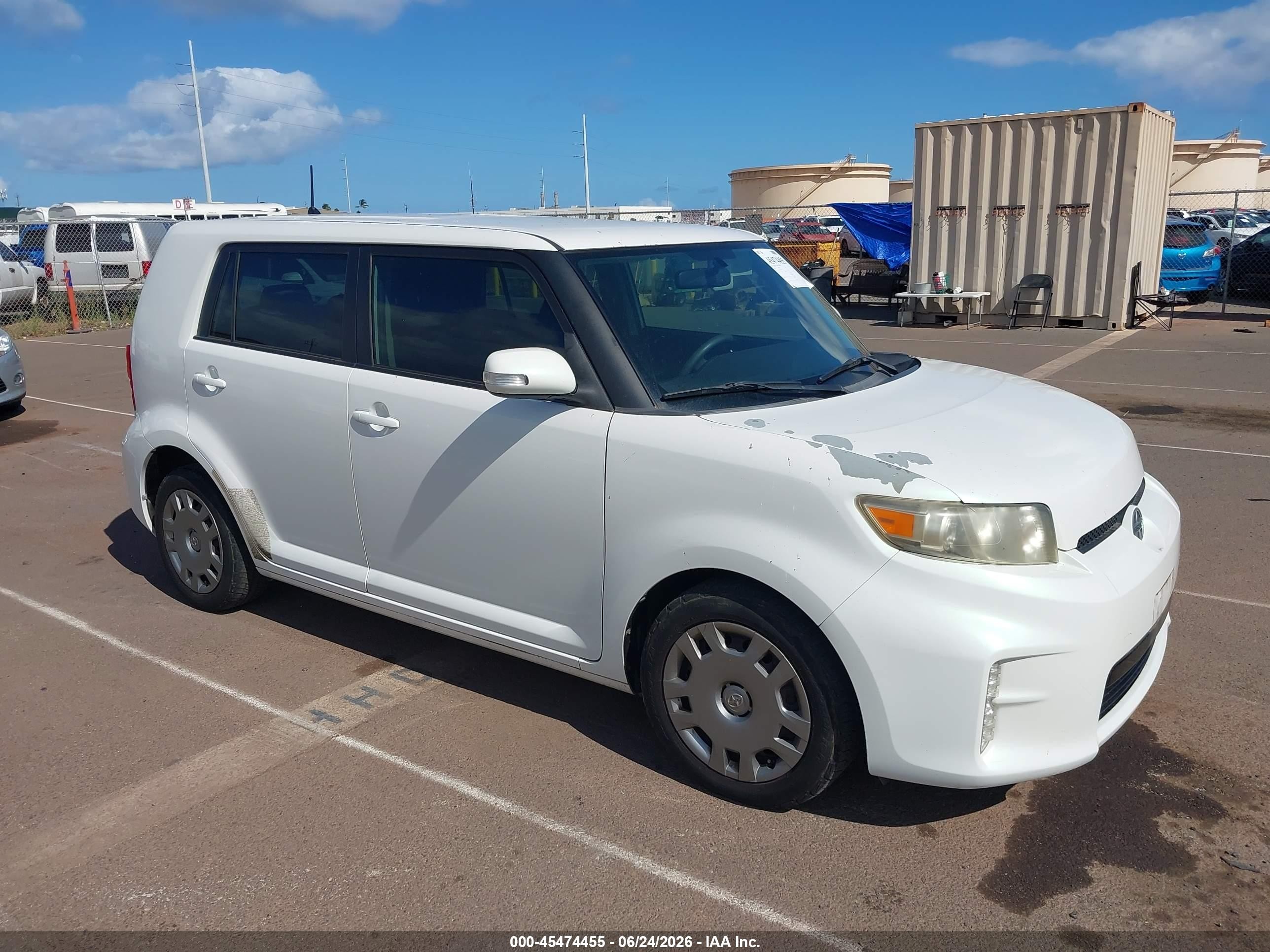 2014 Scion xB, VIN JTLZE4FE3EJ057902 — Front end