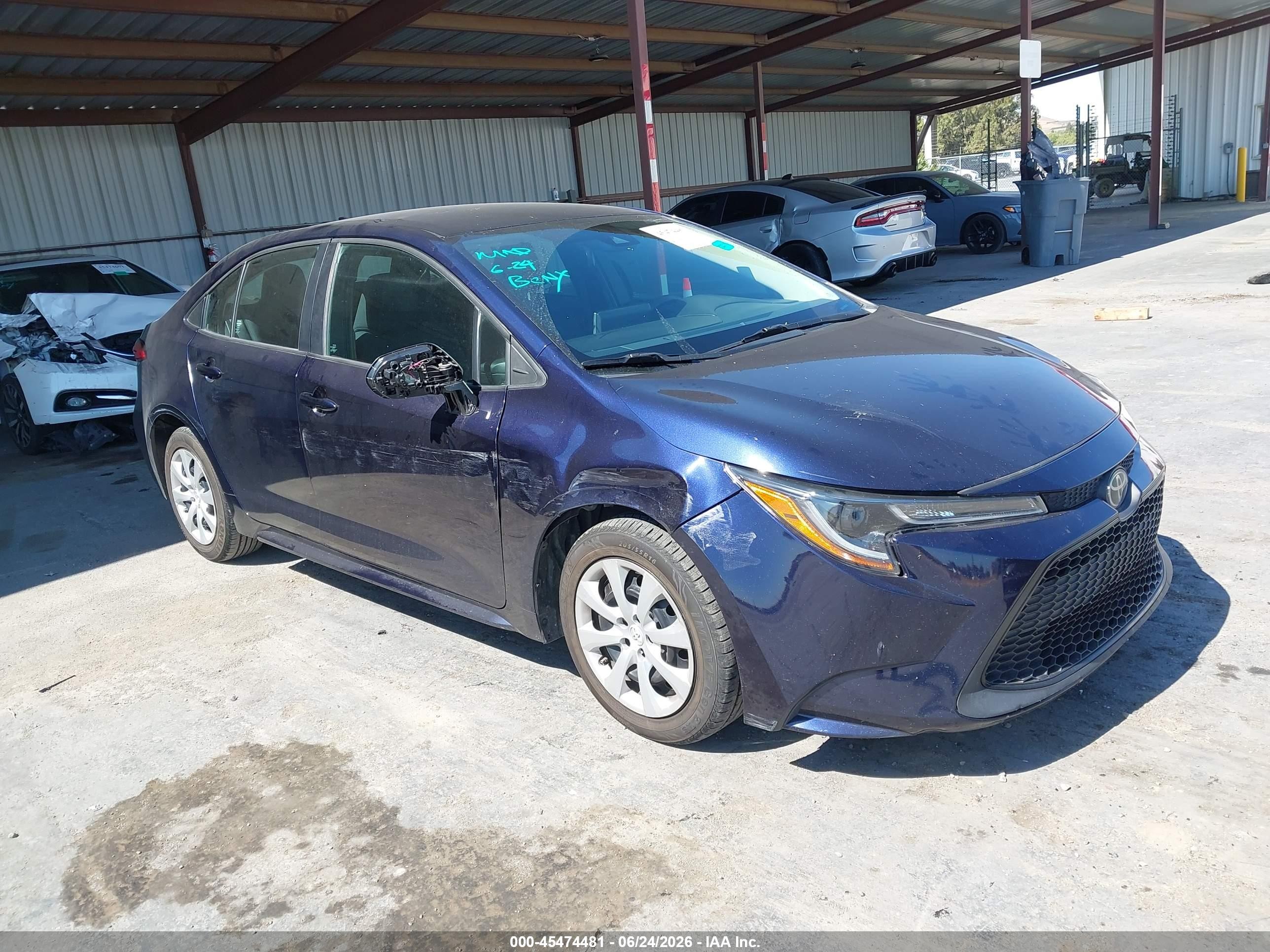 2021 Toyota Corolla LE, VIN 5YFEPMAE2MP205432 — Side