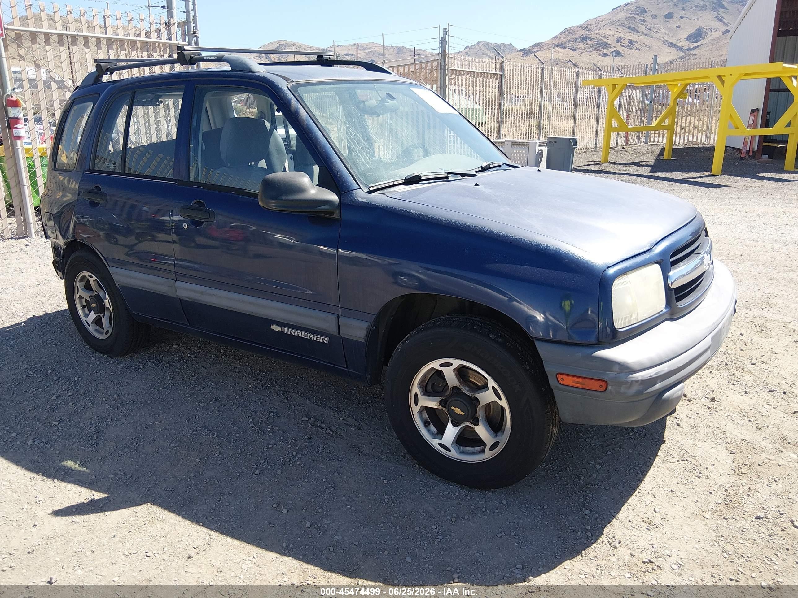 2000 Chevrolet Tracker, VIN 2CNBJ13C0Y6910666 — Rear end