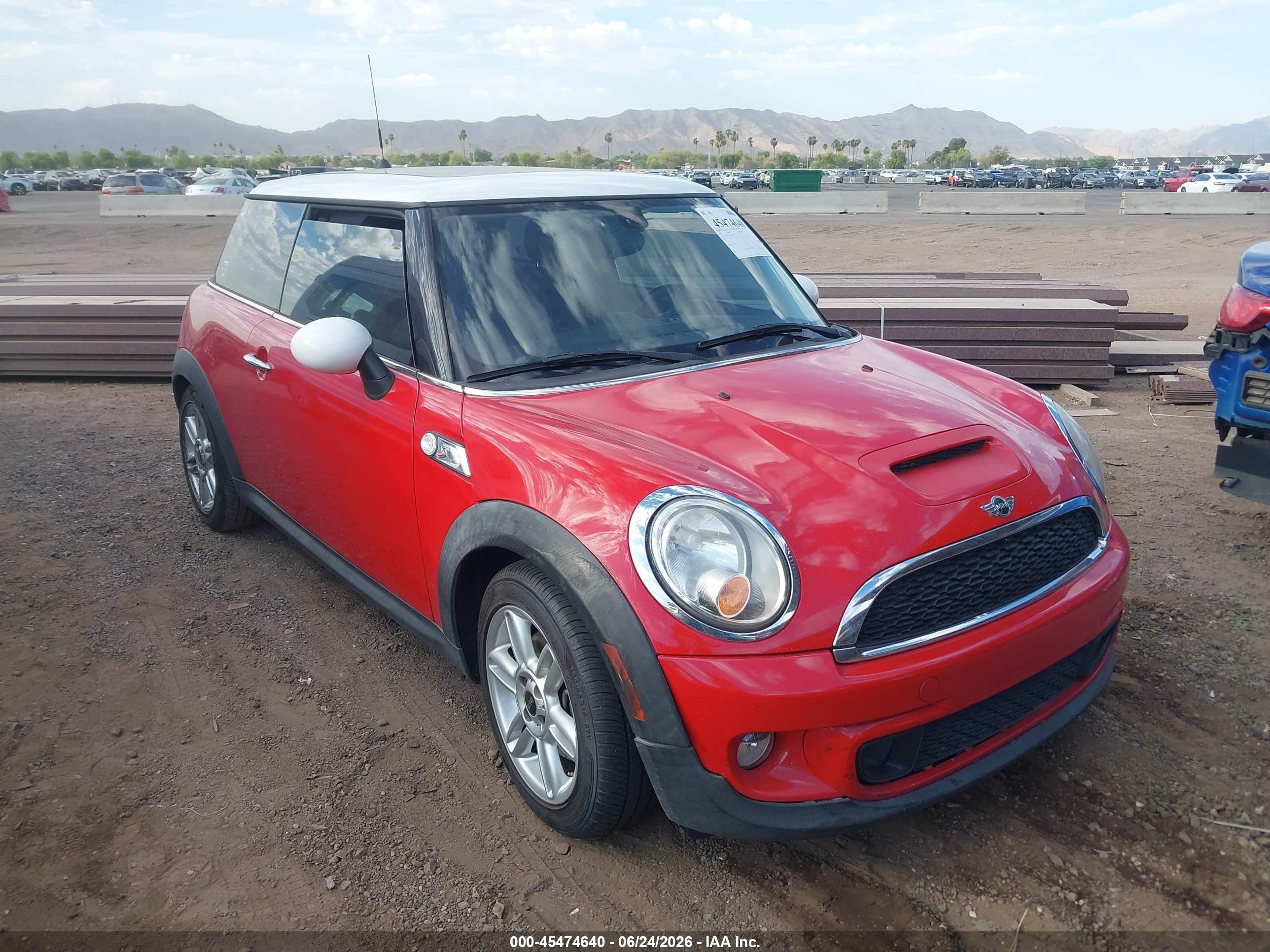 2013 MINI Hardtop S, VIN WMWSV3C59DT476249 — Normal wear