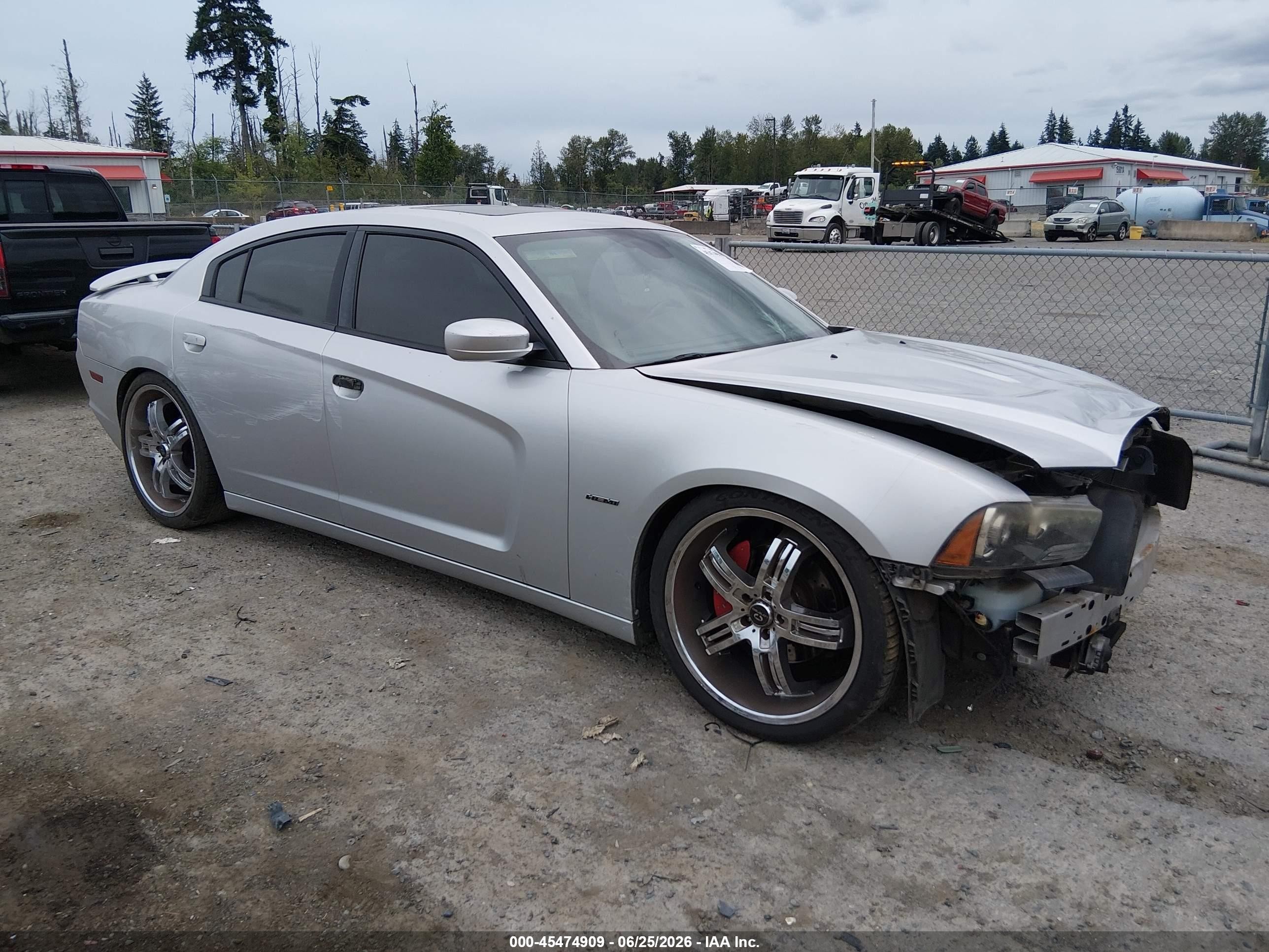 2012 Dodge Charger RT Max, VIN 2C3CDXCT6CH102987 — Front end