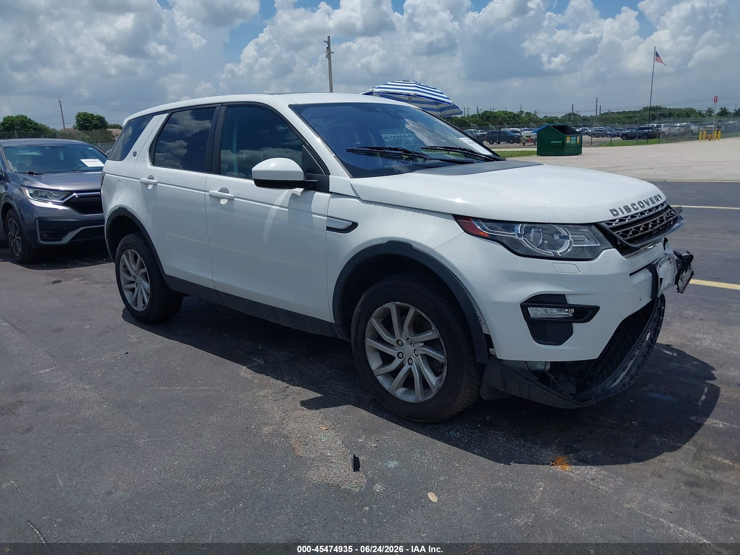 2017 Land Rover Discovery Sport HSE, VIN SALCR2BG0HH652650 — Front end