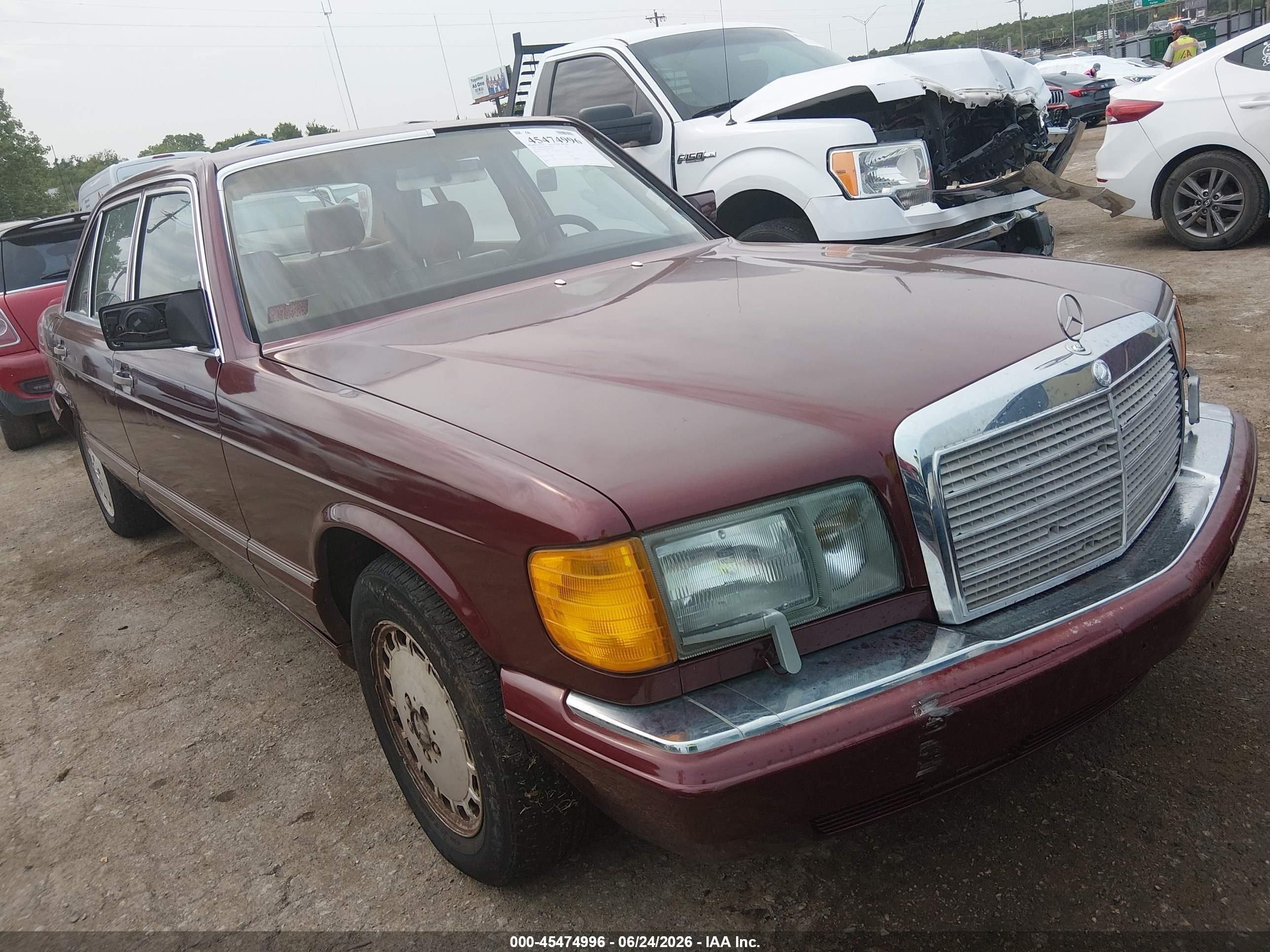 1988 Mercedes-Benz 420 SEL, VIN WDBCA35D1JA405494 — Normal wear