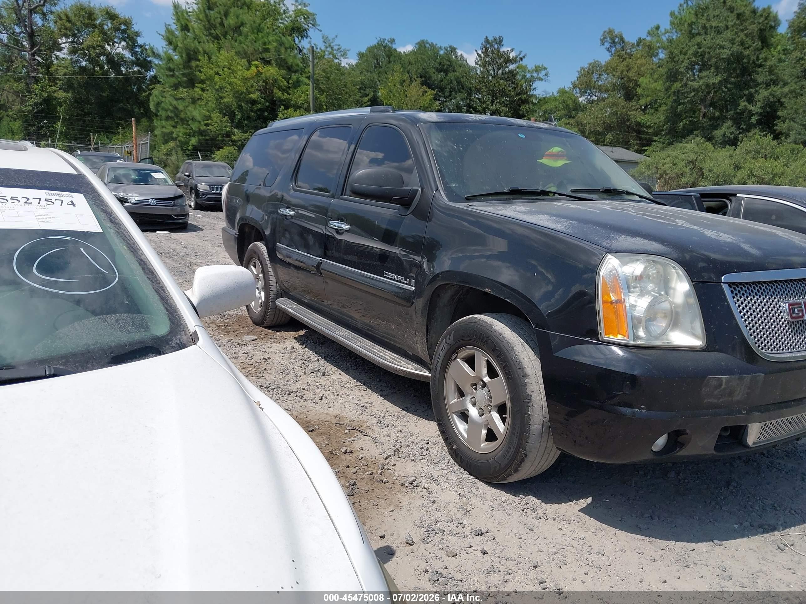 2007 GMC Yukon XL, VIN 1GKFK66877J242586 — Normal wear