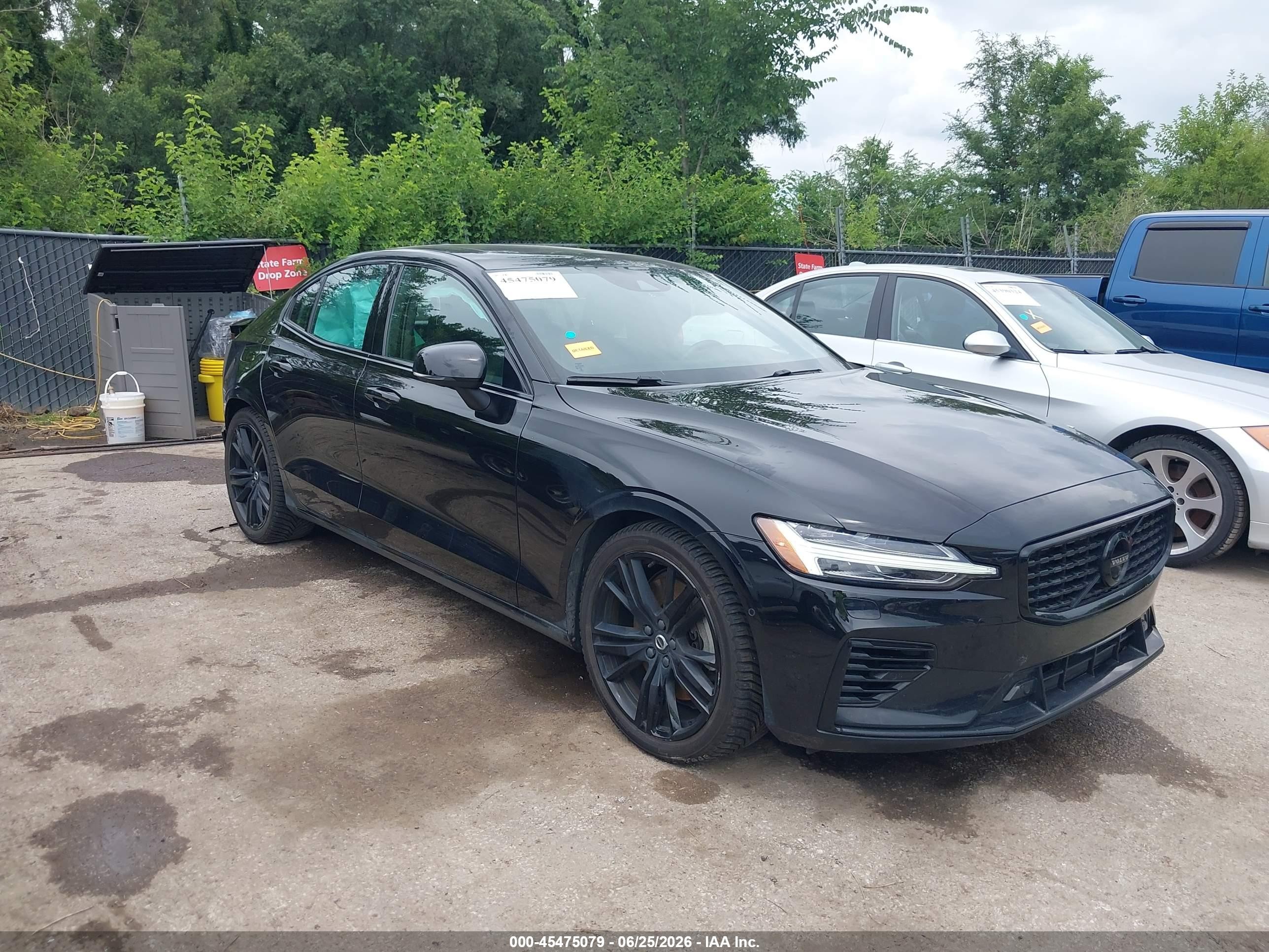2022 Volvo S60 Ultra Black Edition, VIN 7JRH60FD5NG192477 — Rear end