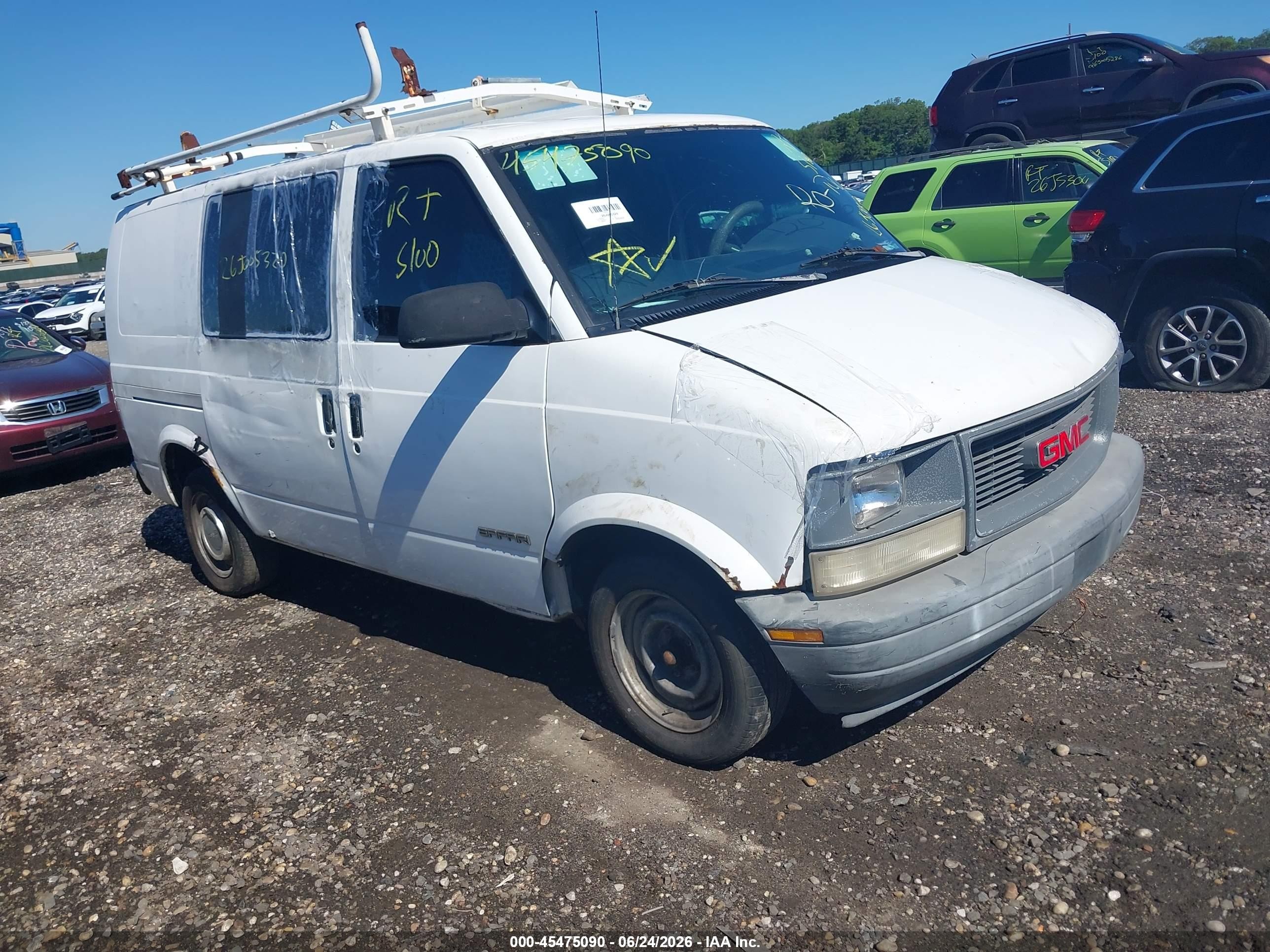 1997 GMC Safari Cargo, VIN 1GTDM19W9VB500348 — Side
