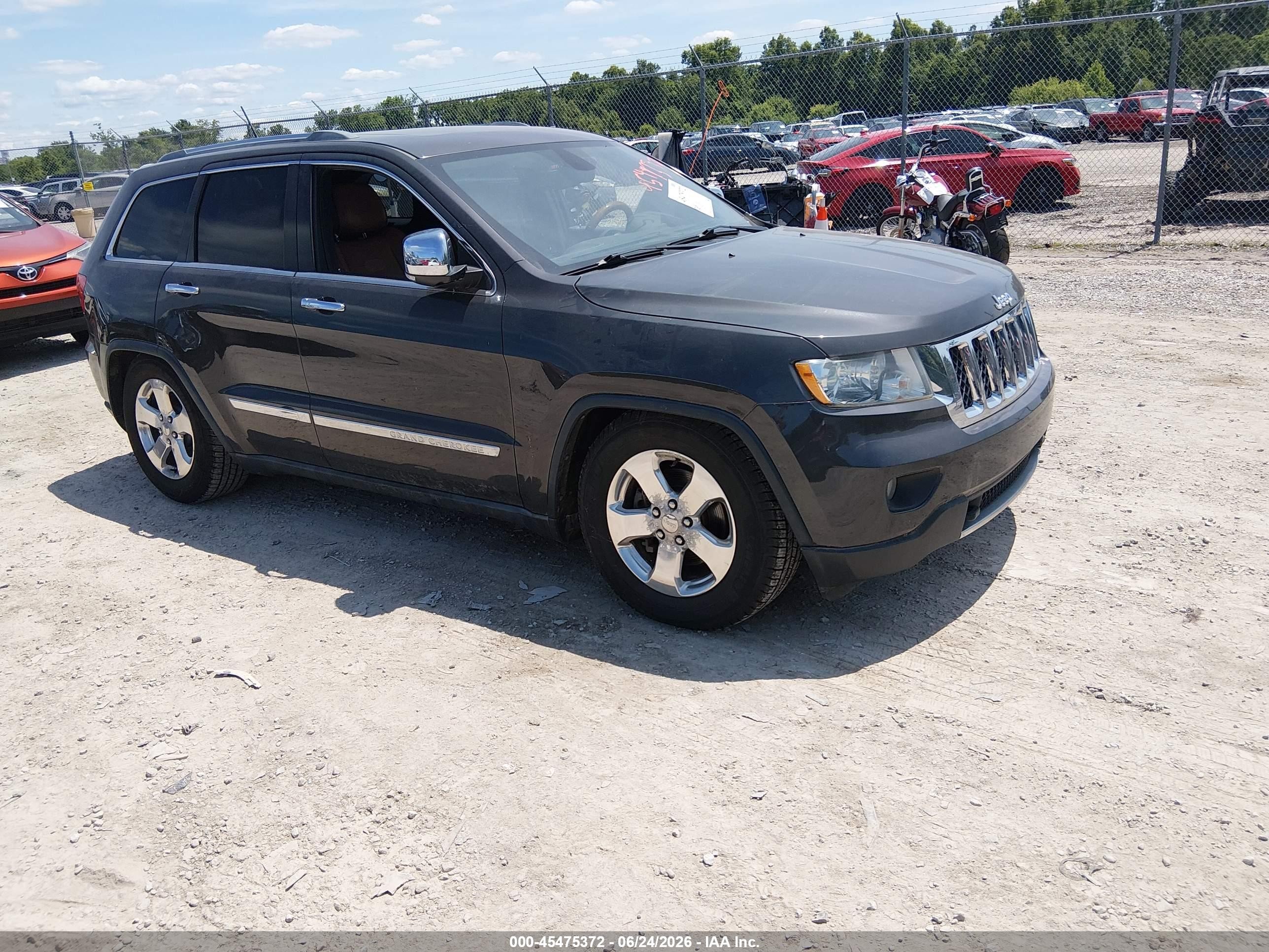 2011 Jeep Grand Cherokee Overland, VIN 1J4RR6GG3BC691216 — Normal wear