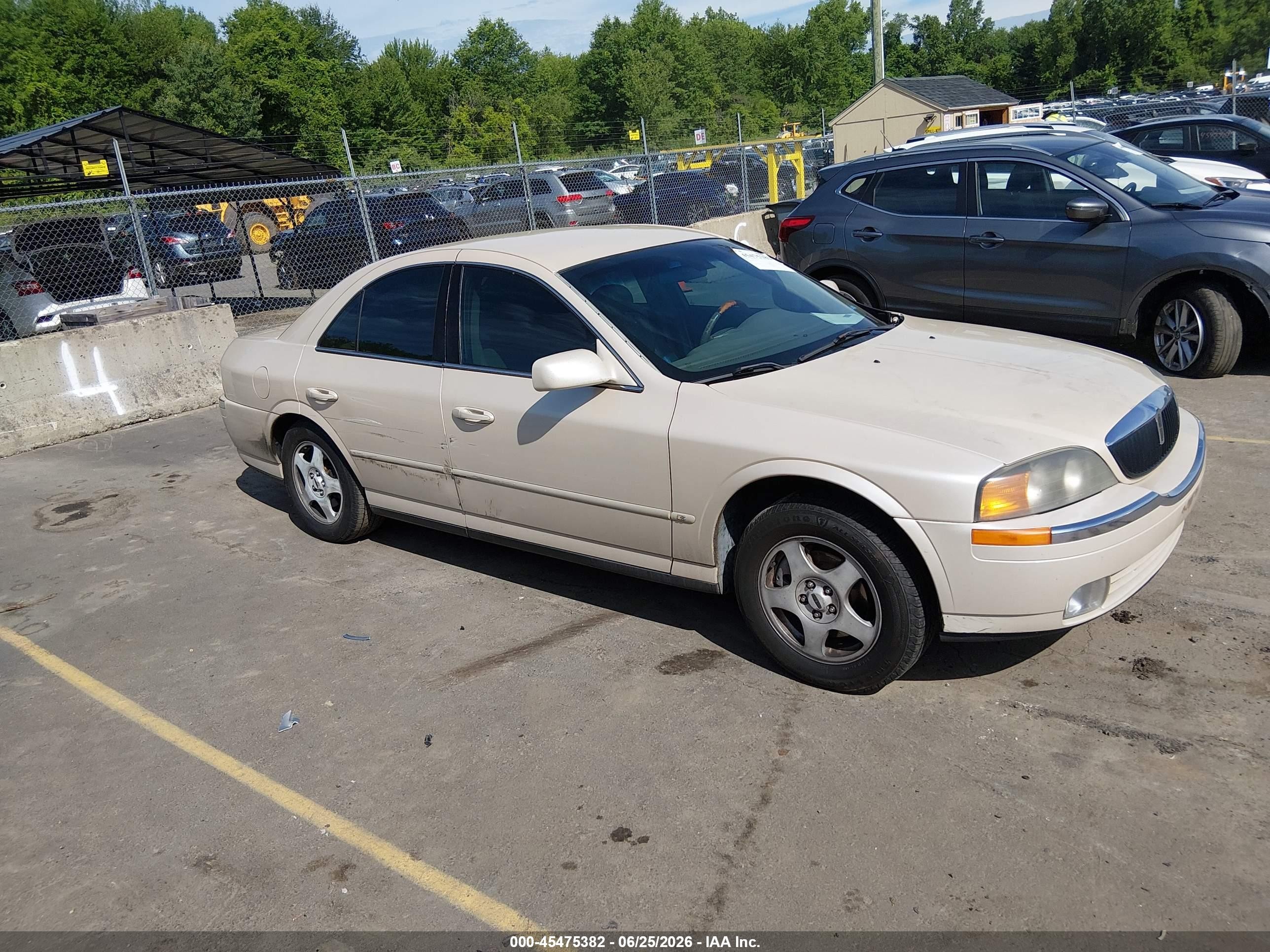 2000 Lincoln LS, VIN 1LNHM86S3YY795651 — Rear end
