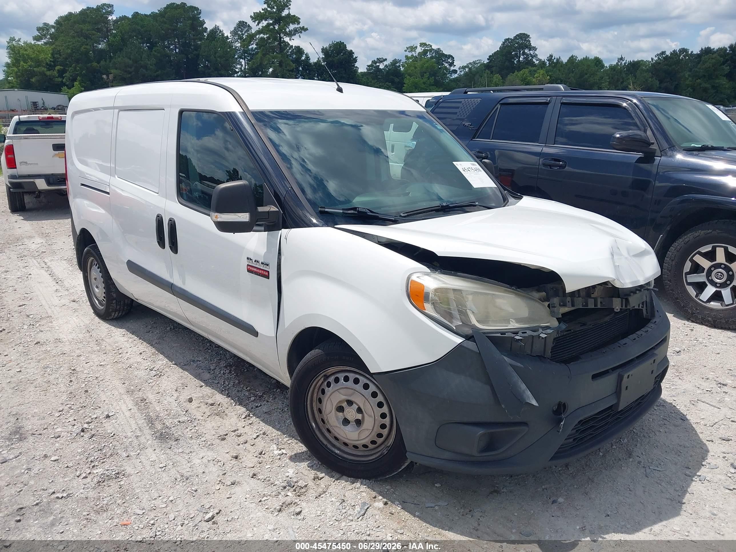 2017 Ram ProMaster City Cargo Tradesman, VIN ZFBERFAB5H6E17465 — Front end