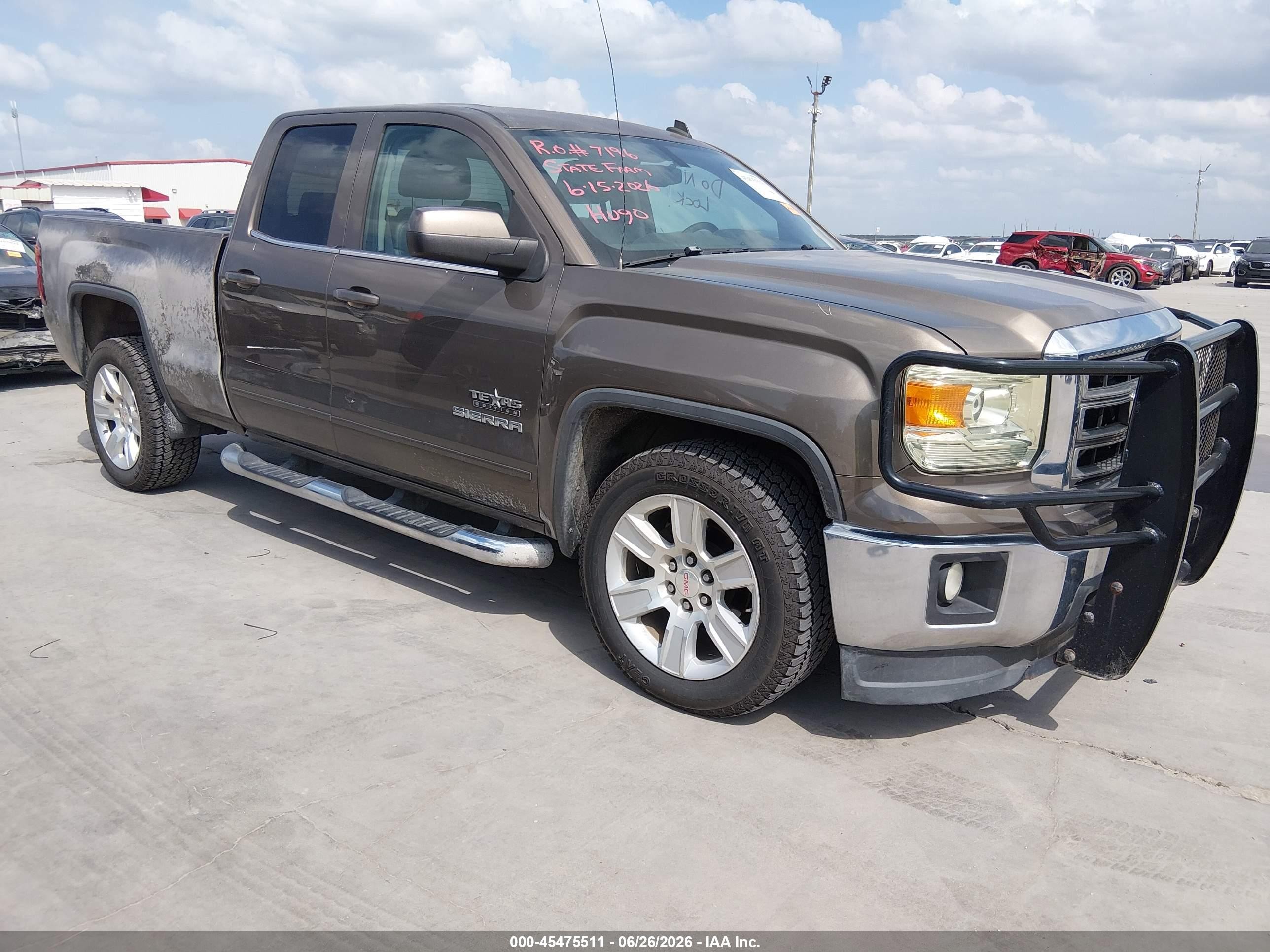 2014 GMC Sierra 1500 SLE, VIN 1GTR1UEC1EZ135005 — Зад