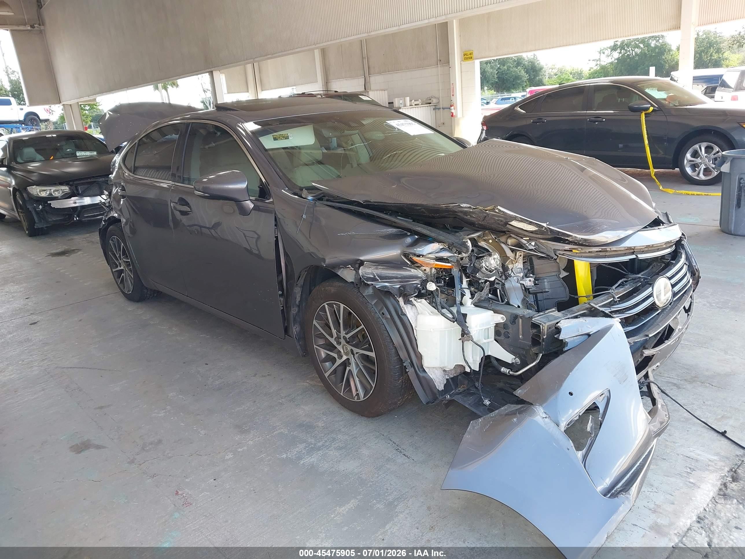 2018 Lexus ES 350, VIN 58ABK1GG0JU080765 — Rear end