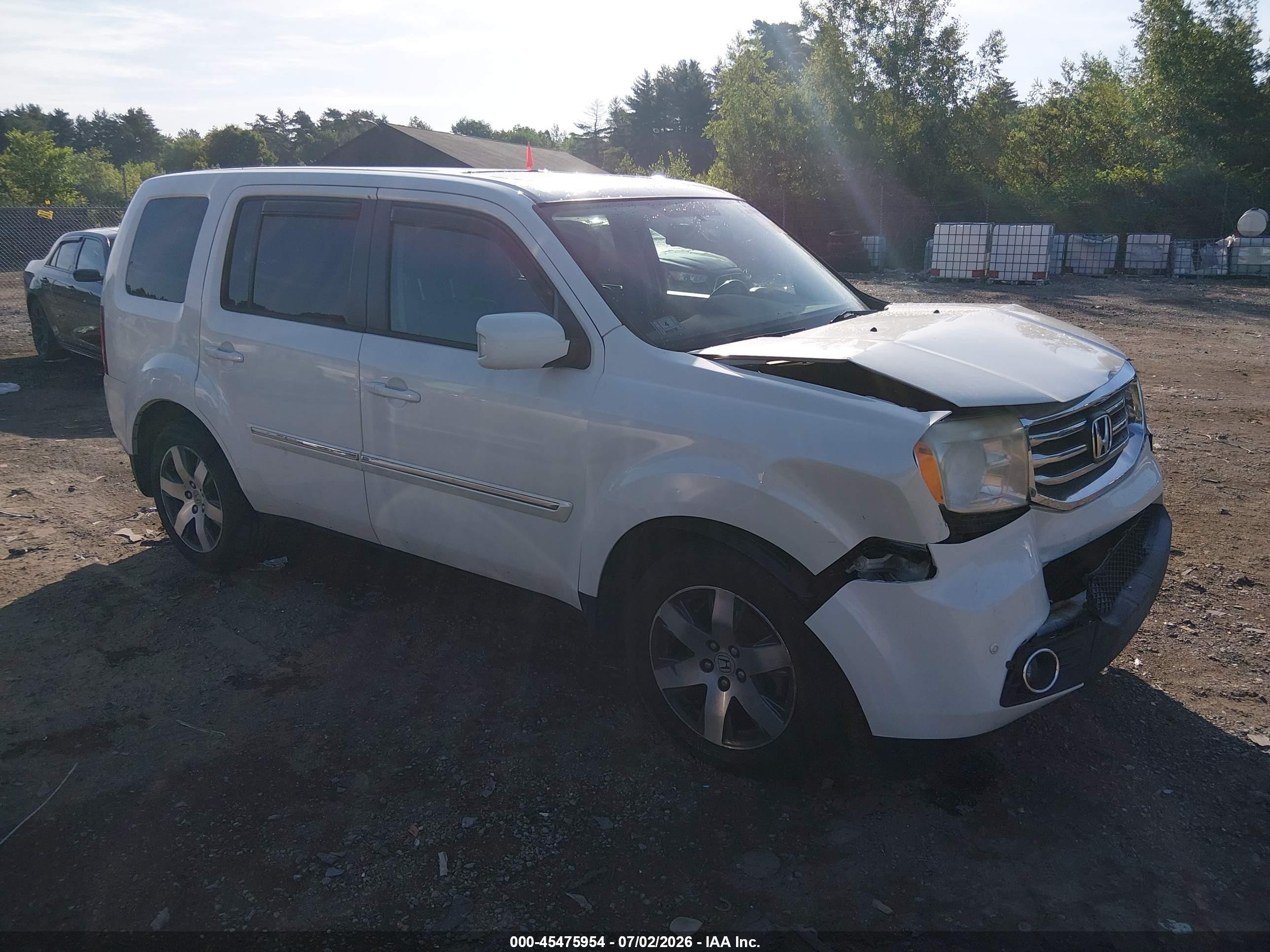2015 Honda Pilot Touring, VIN 5FNYF4H94FB037638 — Перед