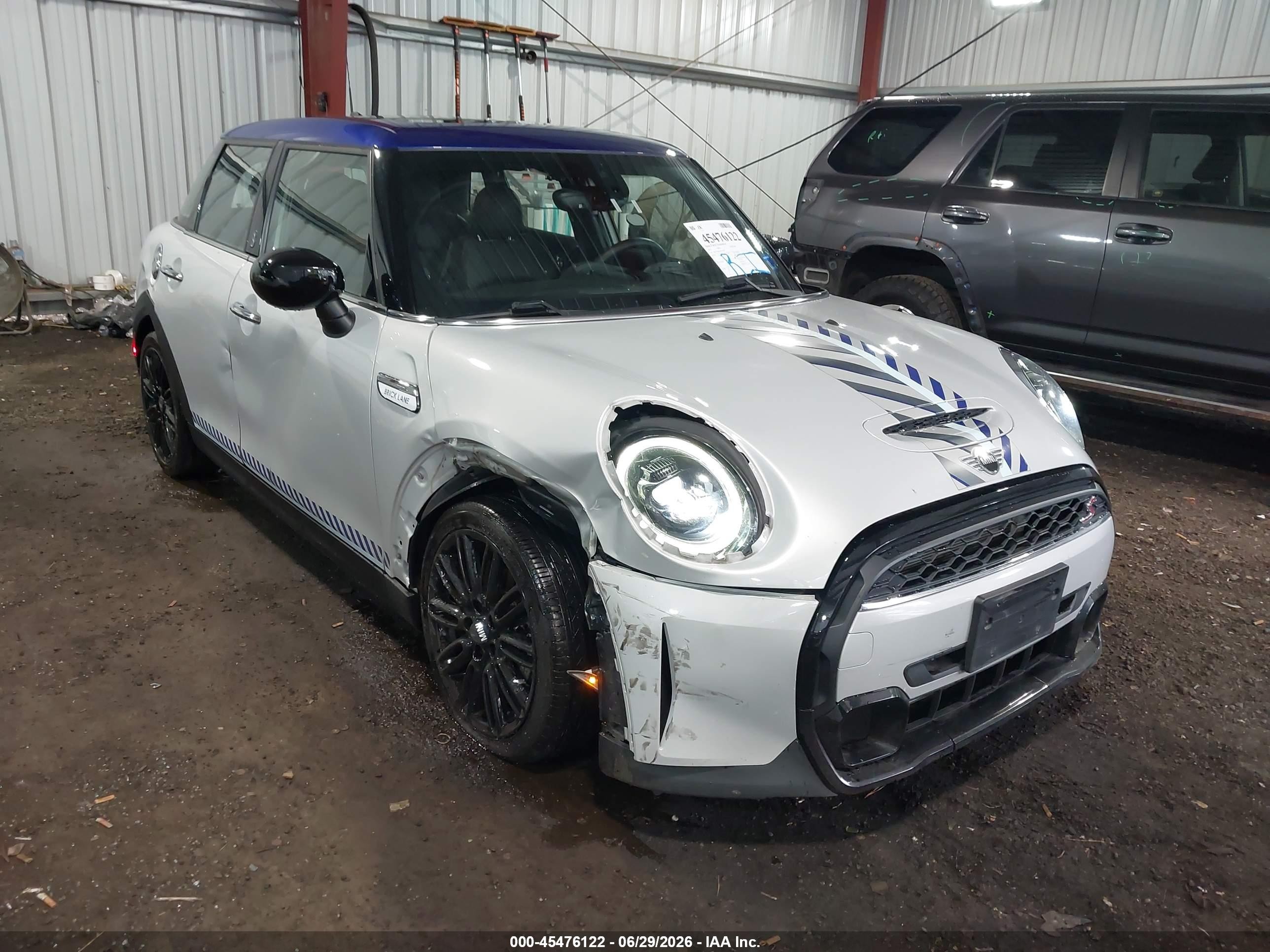 2022 MINI Hardtop 4 Door Cooper S, VIN WMW53DK06N2S06367 — All over