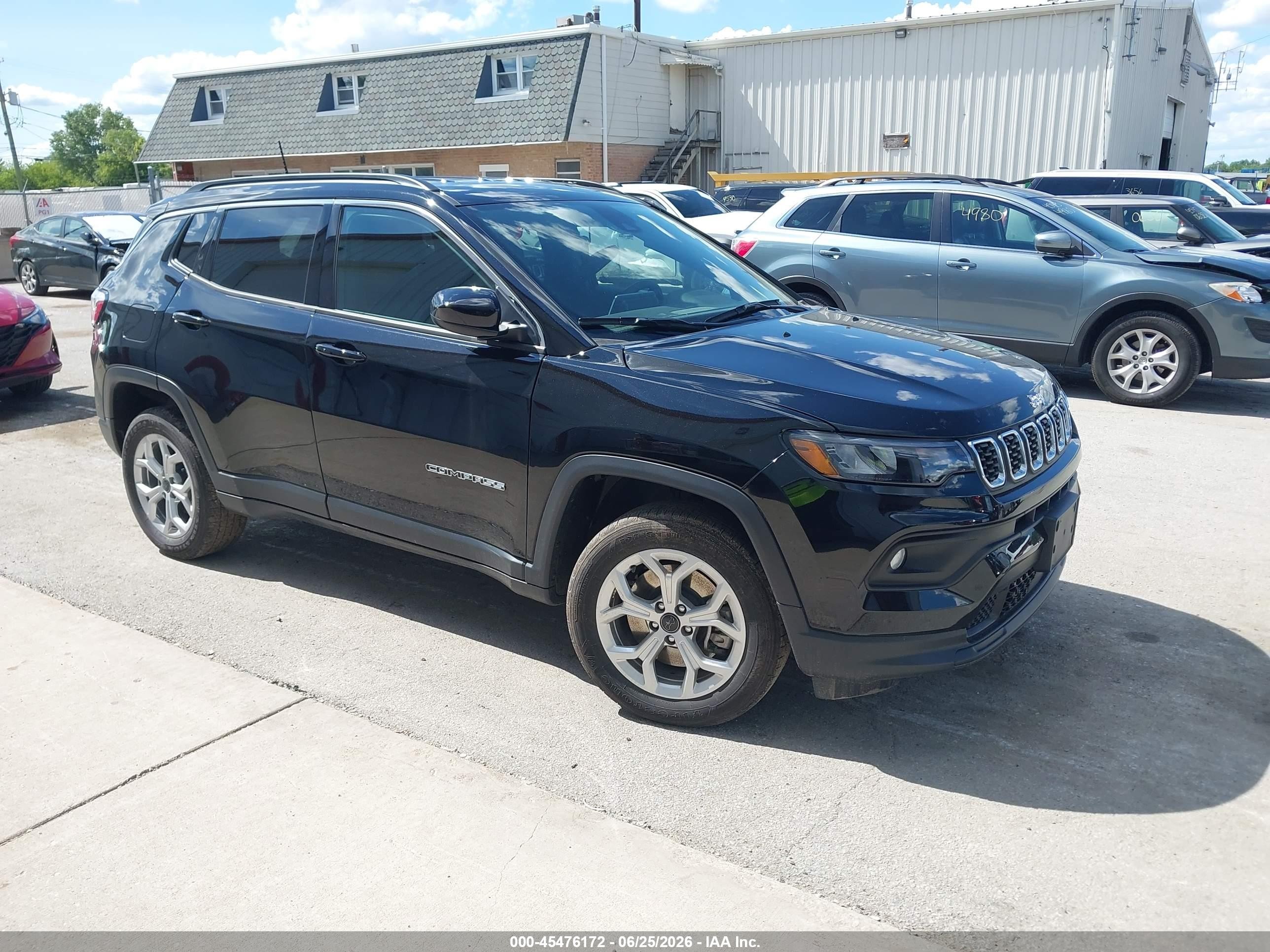 2025 Jeep Compass Latitude, VIN 3C4NJDBN6ST602135 — Side